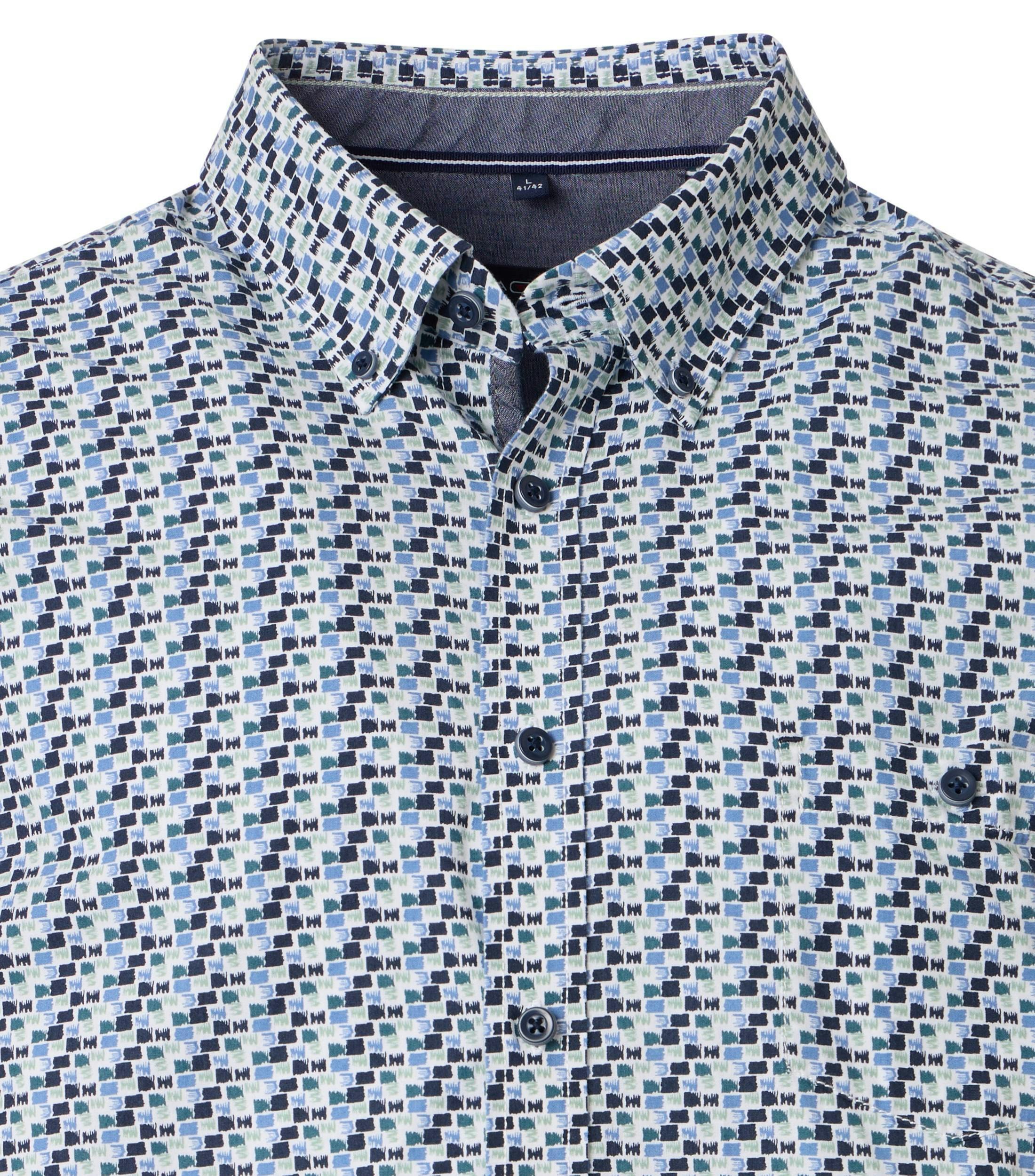 Ein Freizeithemd im Print Muster in der Farbe Blau