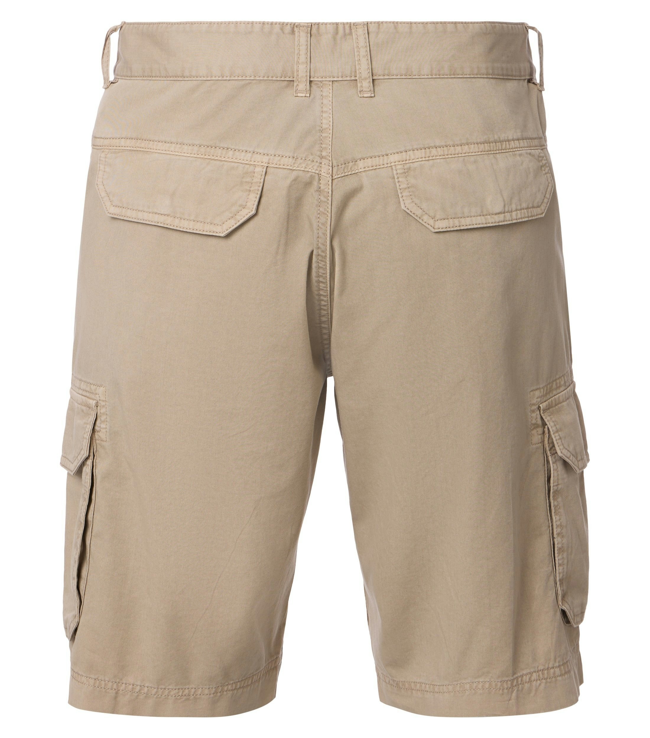 Eine Shorts im uni Muster in der Farbe Beige