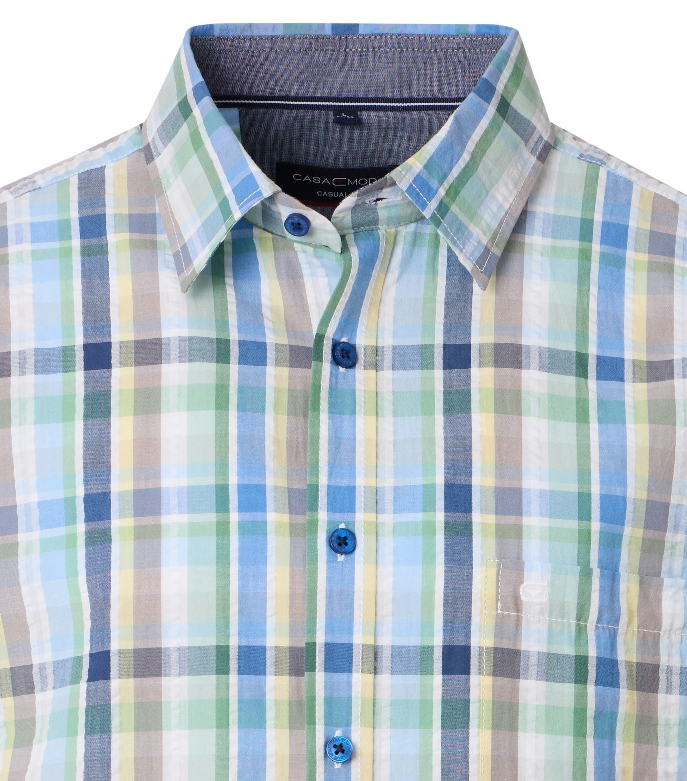 Ein Freizeithemd im kariert Muster in der Farbe Blau