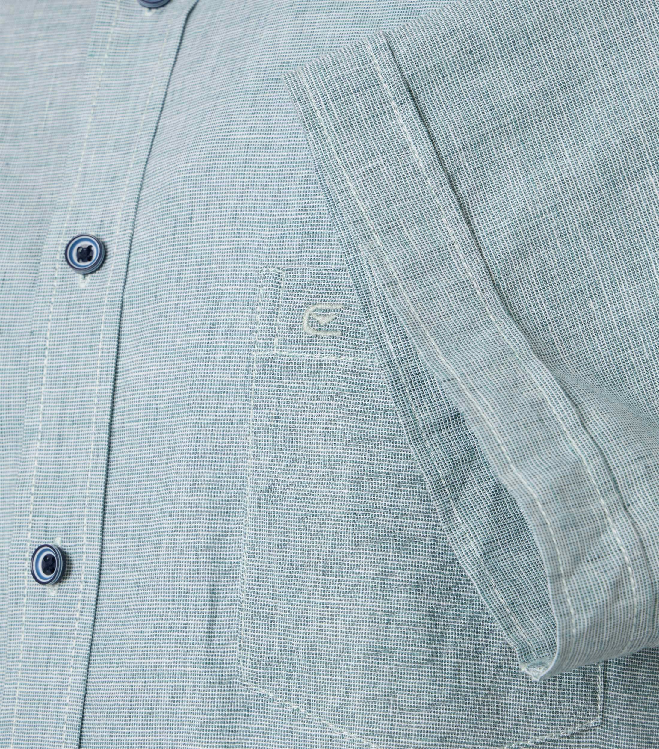 Ein Freizeithemd im uni Muster in der Farbe Mint