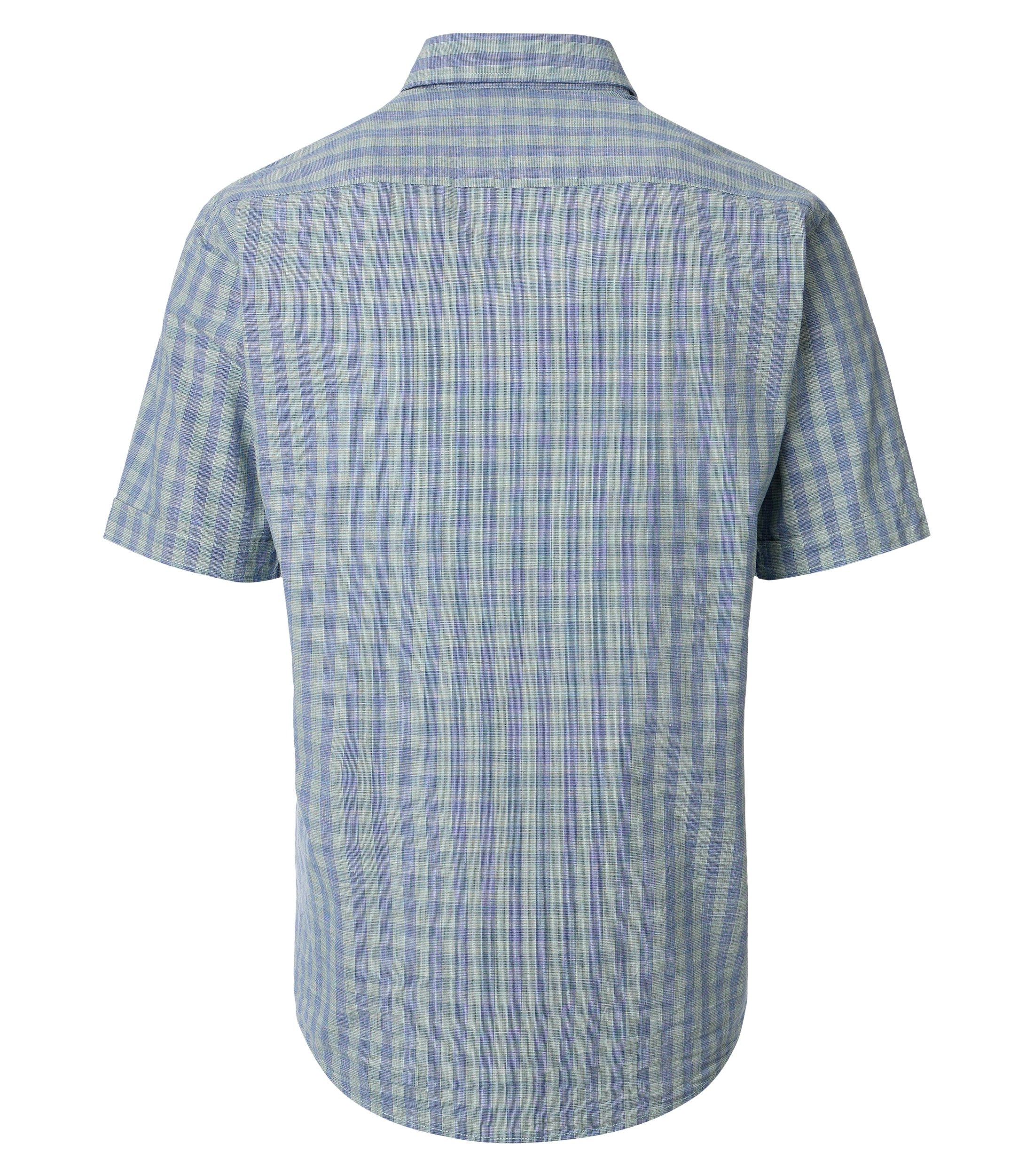 Ein Freizeithemd im kariert Muster in der Farbe Grün