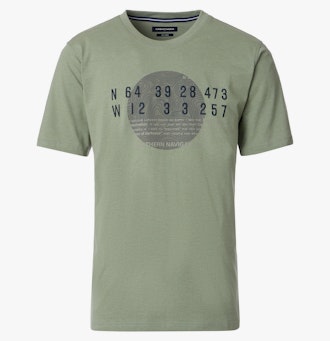 Ein T-Shirt im uni Muster in der Farbe Grün