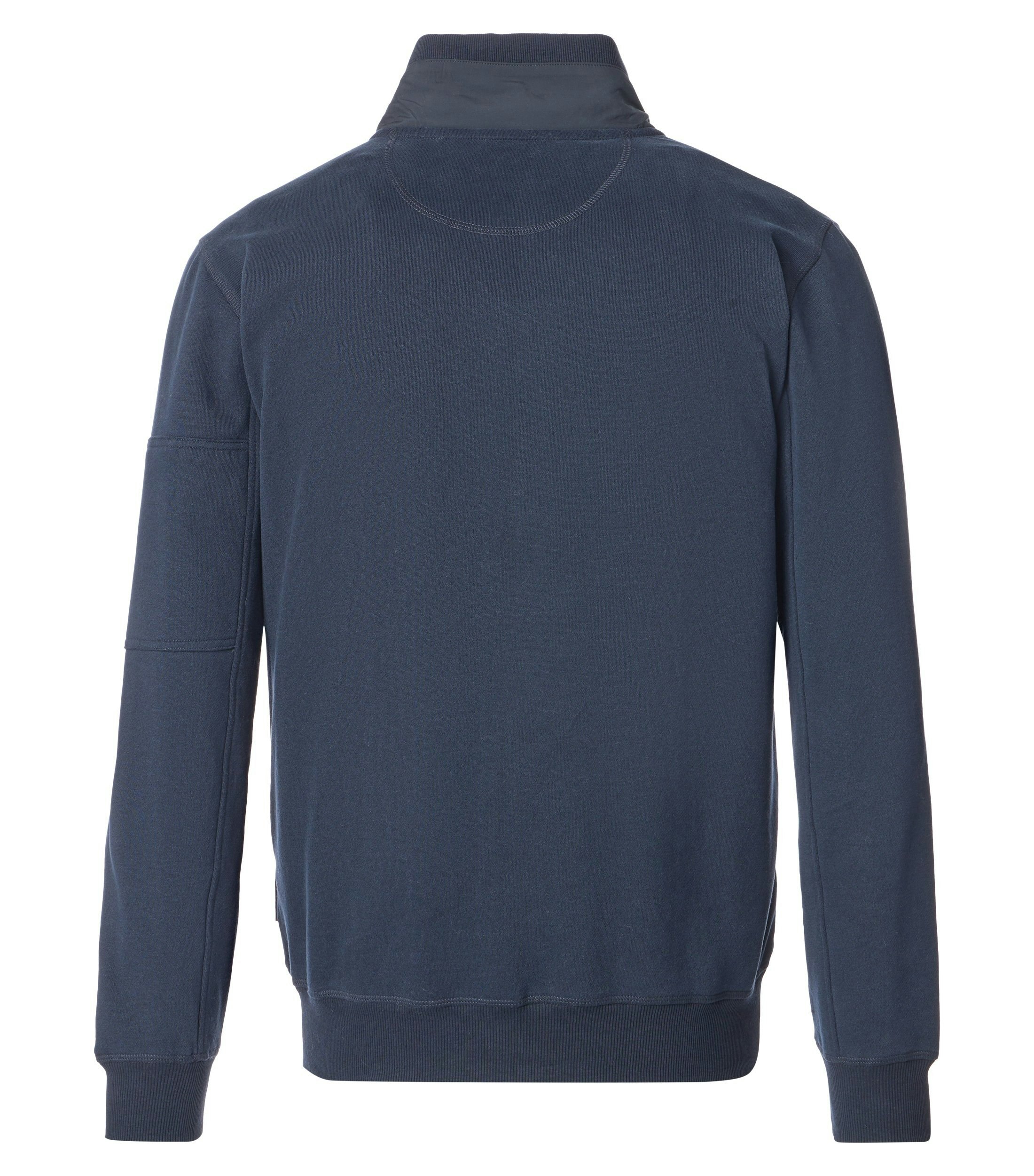 Eine Sweatjacke im uni Muster in der Farbe Blau