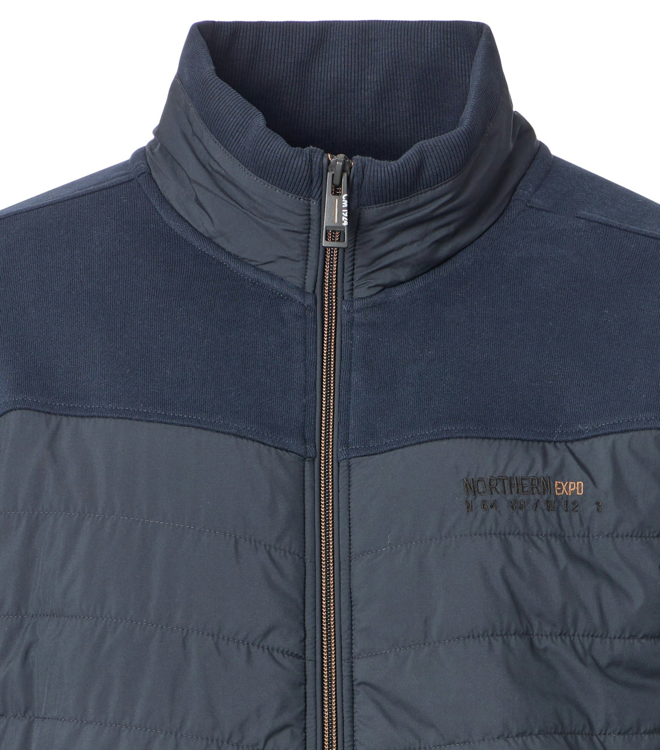 Eine Sweatjacke im uni Muster in der Farbe Blau