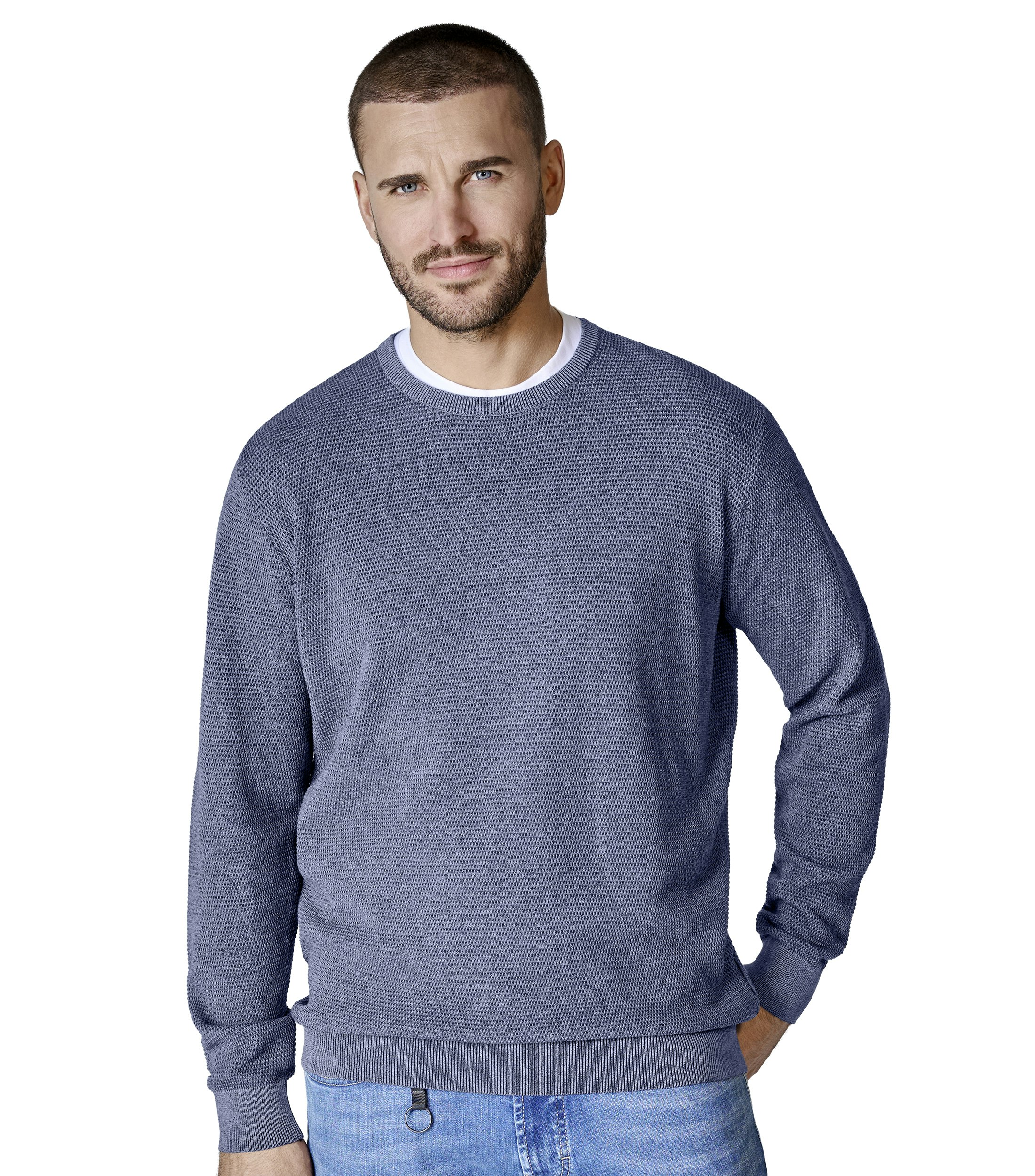 Ein Pullover im uni Muster in der Farbe Blau