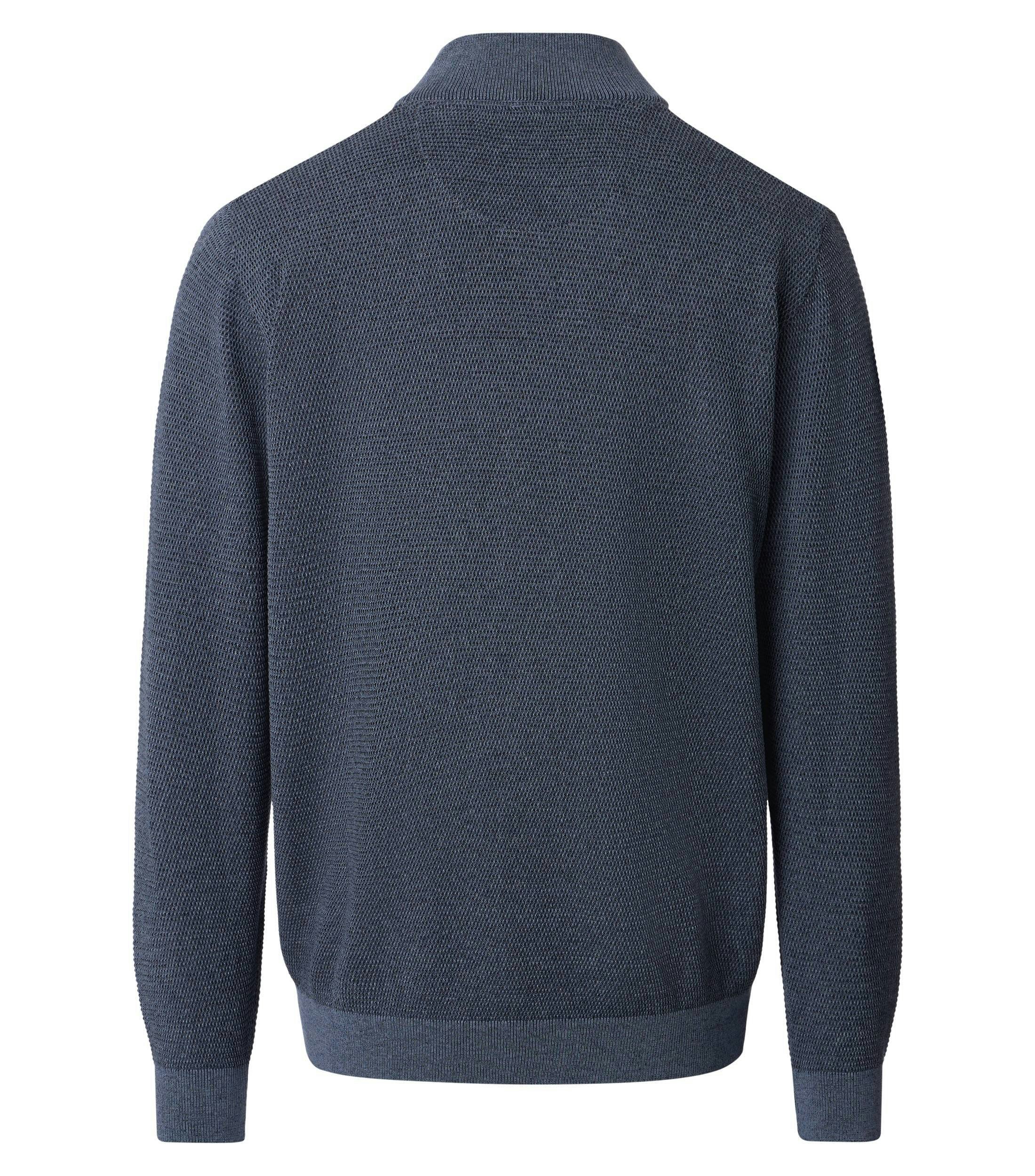 Ein Pullover im uni Muster in der Farbe Blau
