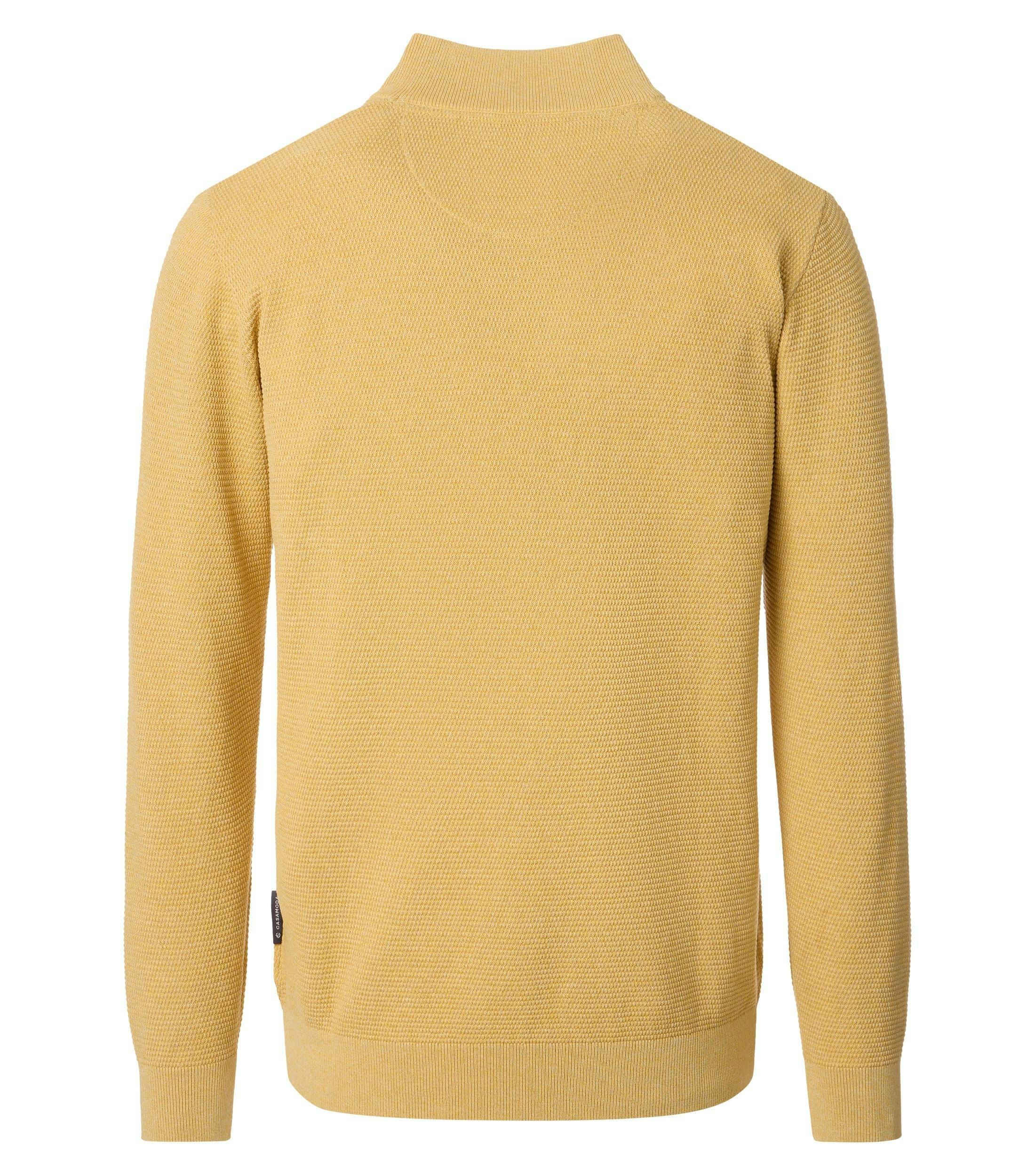 Ein Pullover im uni Muster in der Farbe Gelb
