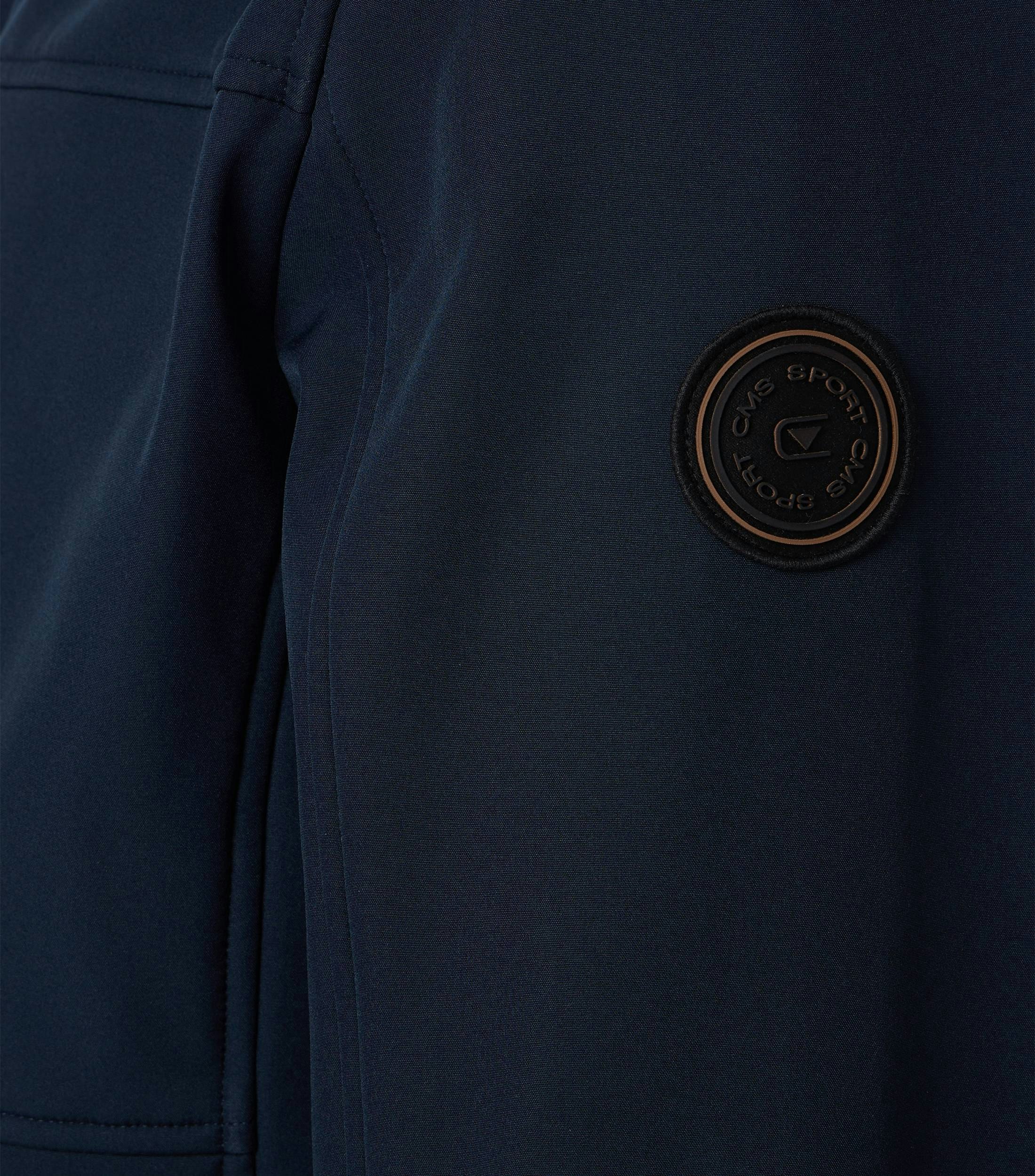 Eine Jacke im uni Muster in der Farbe Blau