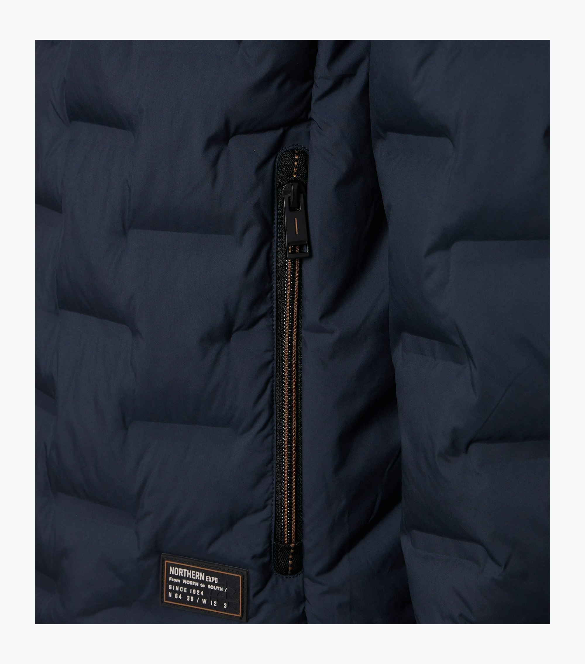 Eine Jacke im uni Muster in der Farbe Blau