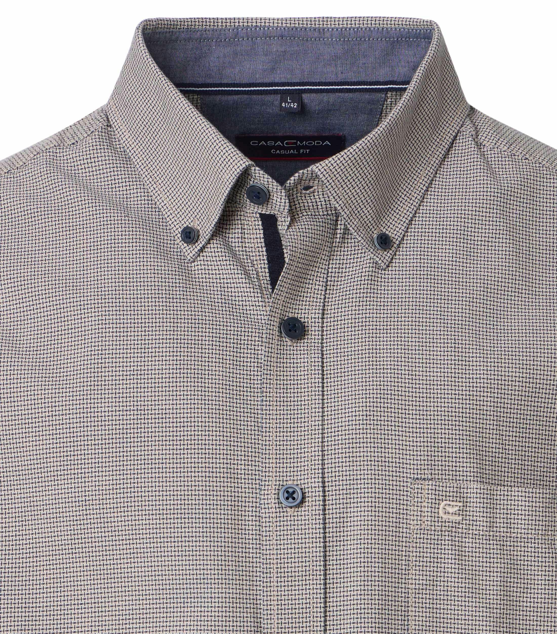 Ein Freizeithemd im uni Muster in der Farbe Dunkelblau