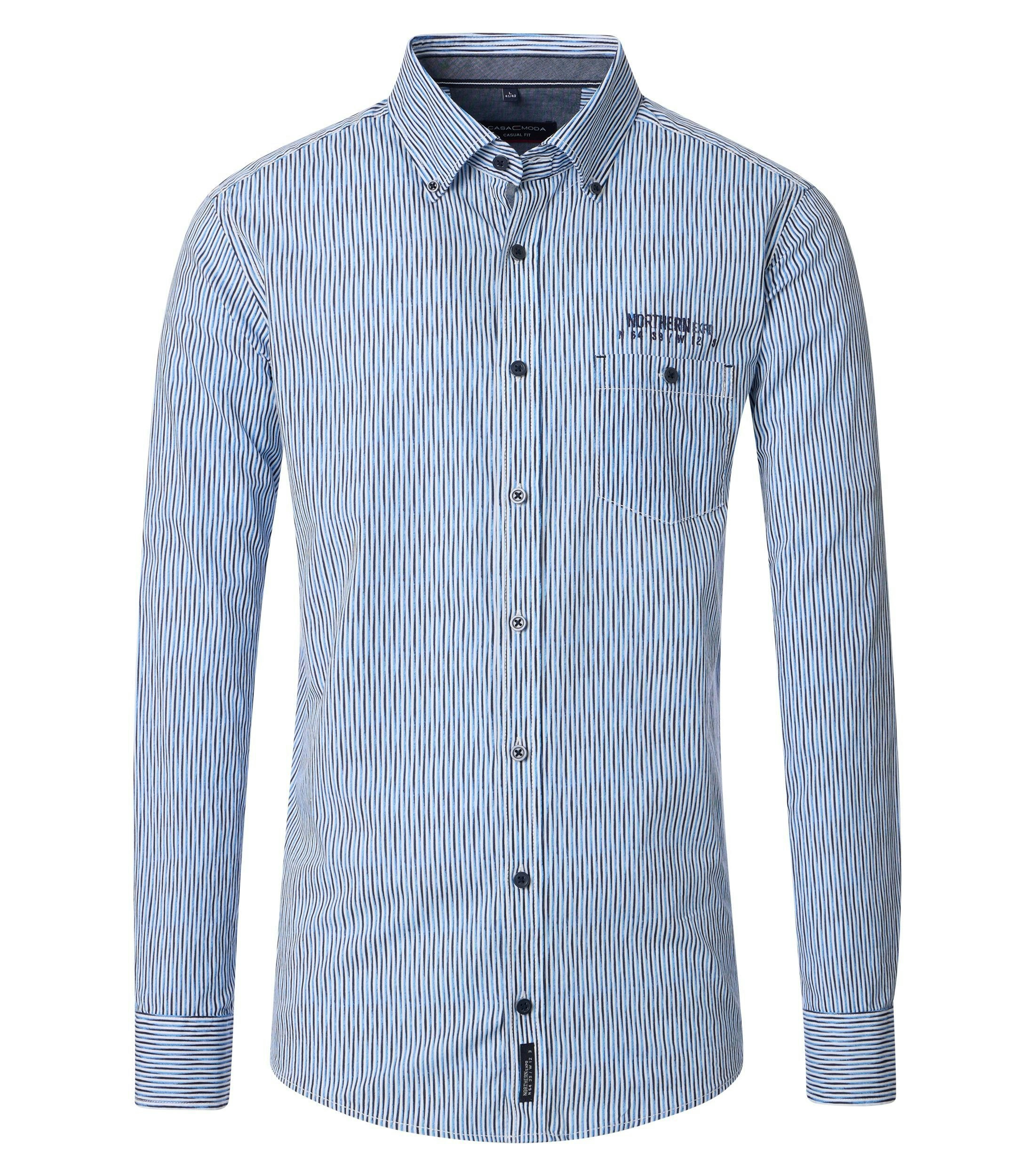 Ein Freizeithemd im Print Muster in der Farbe Blau