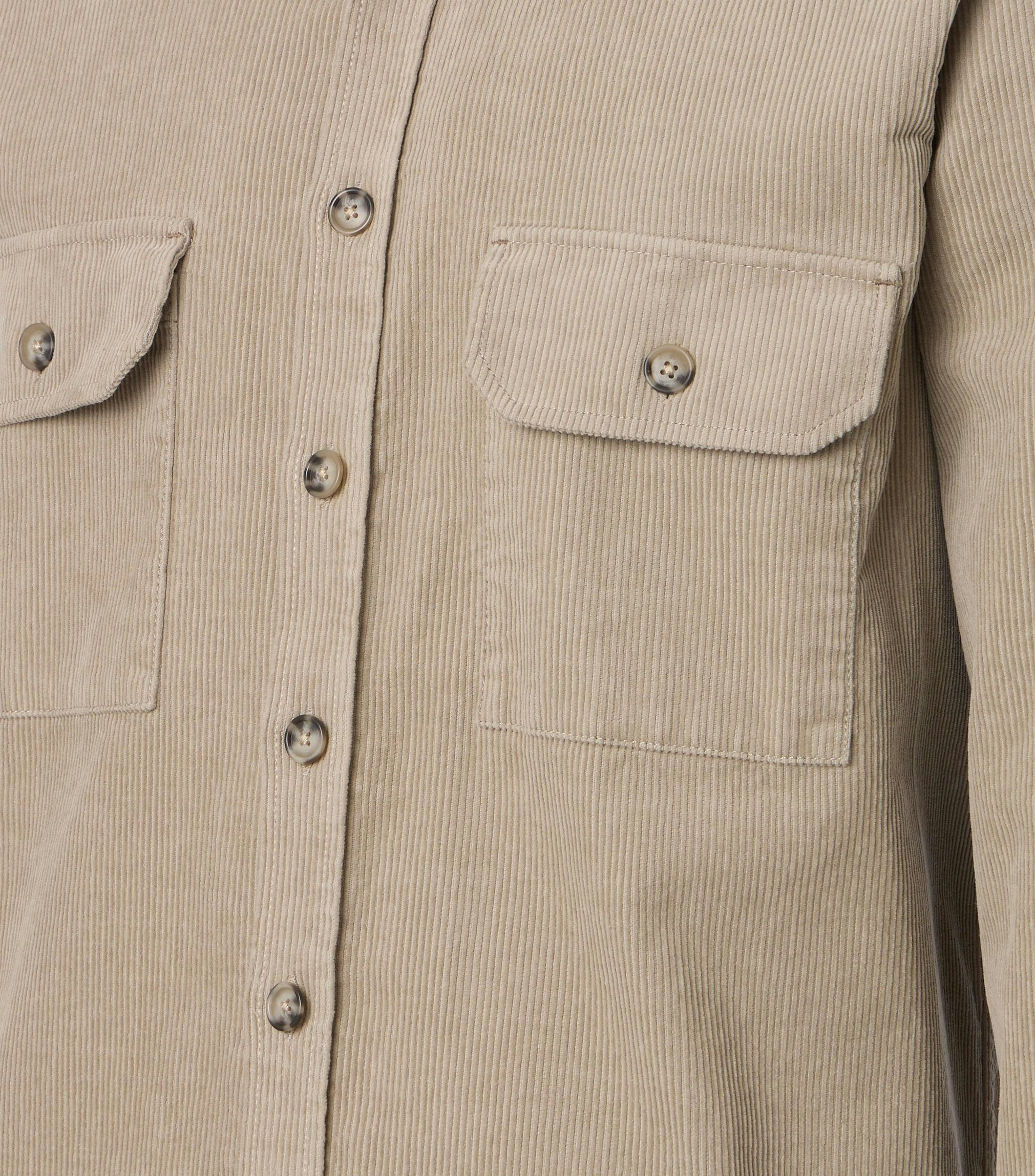 Ein Freizeithemd im uni Muster in der Farbe Beige