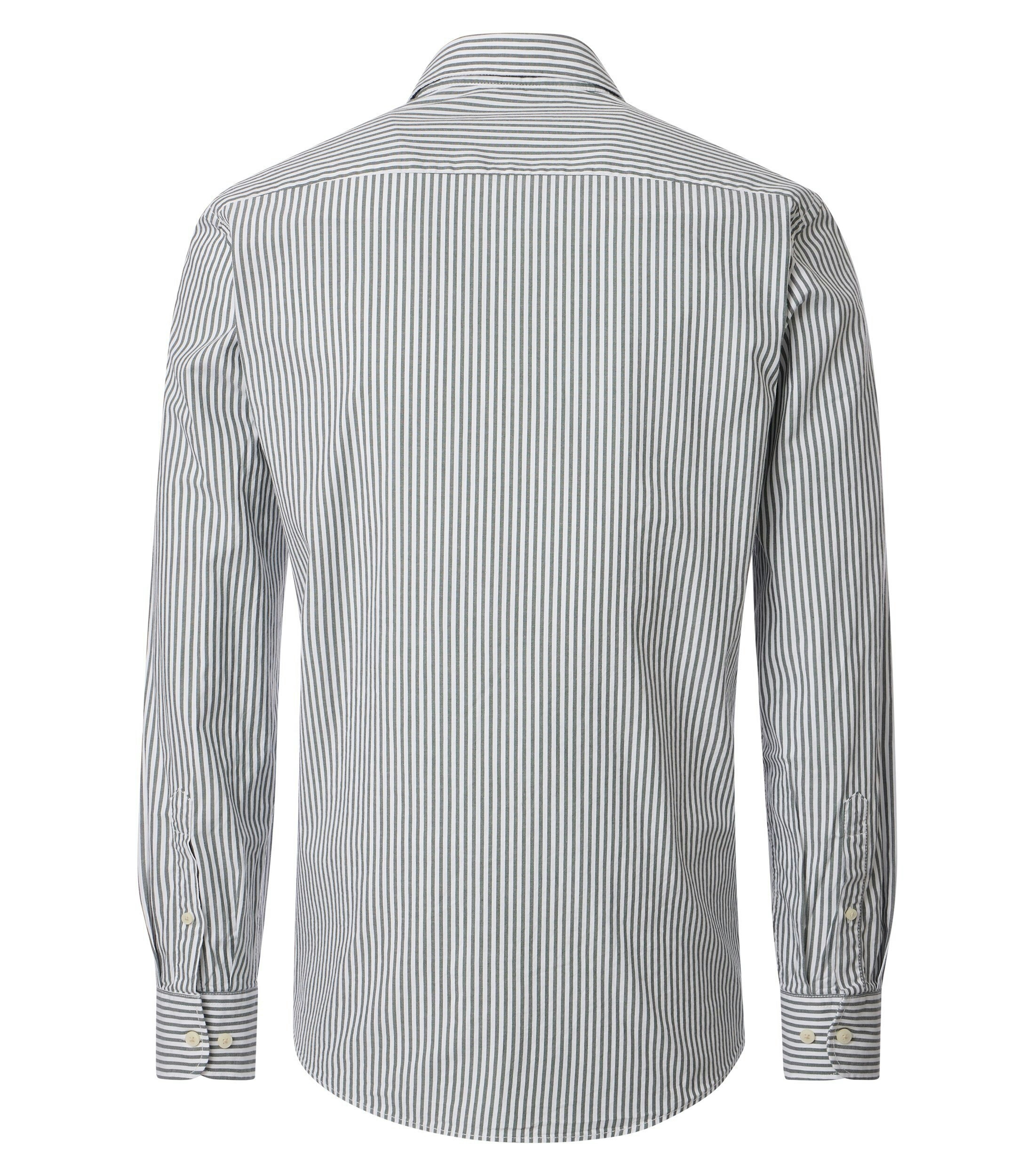 Ein Freizeithemd im gestreift Muster in der Farbe Grün