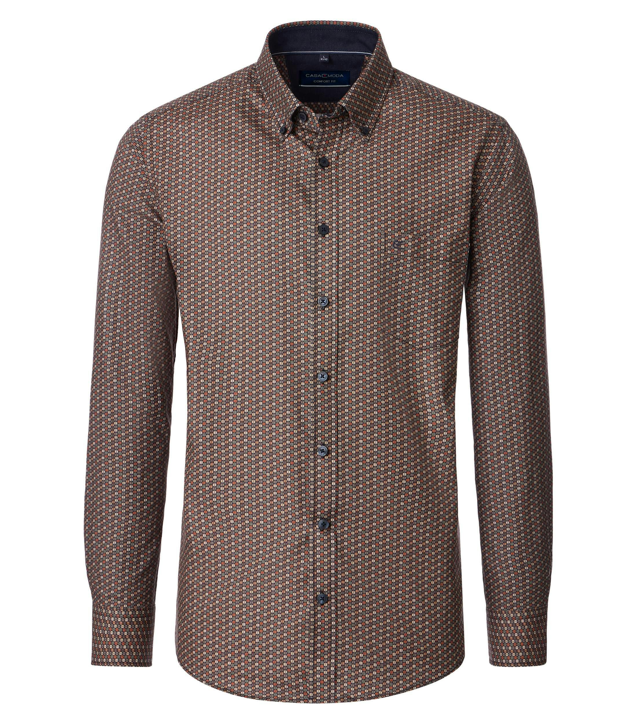 Ein Freizeithemd im Print Muster in der Farbe Kastanienbraun