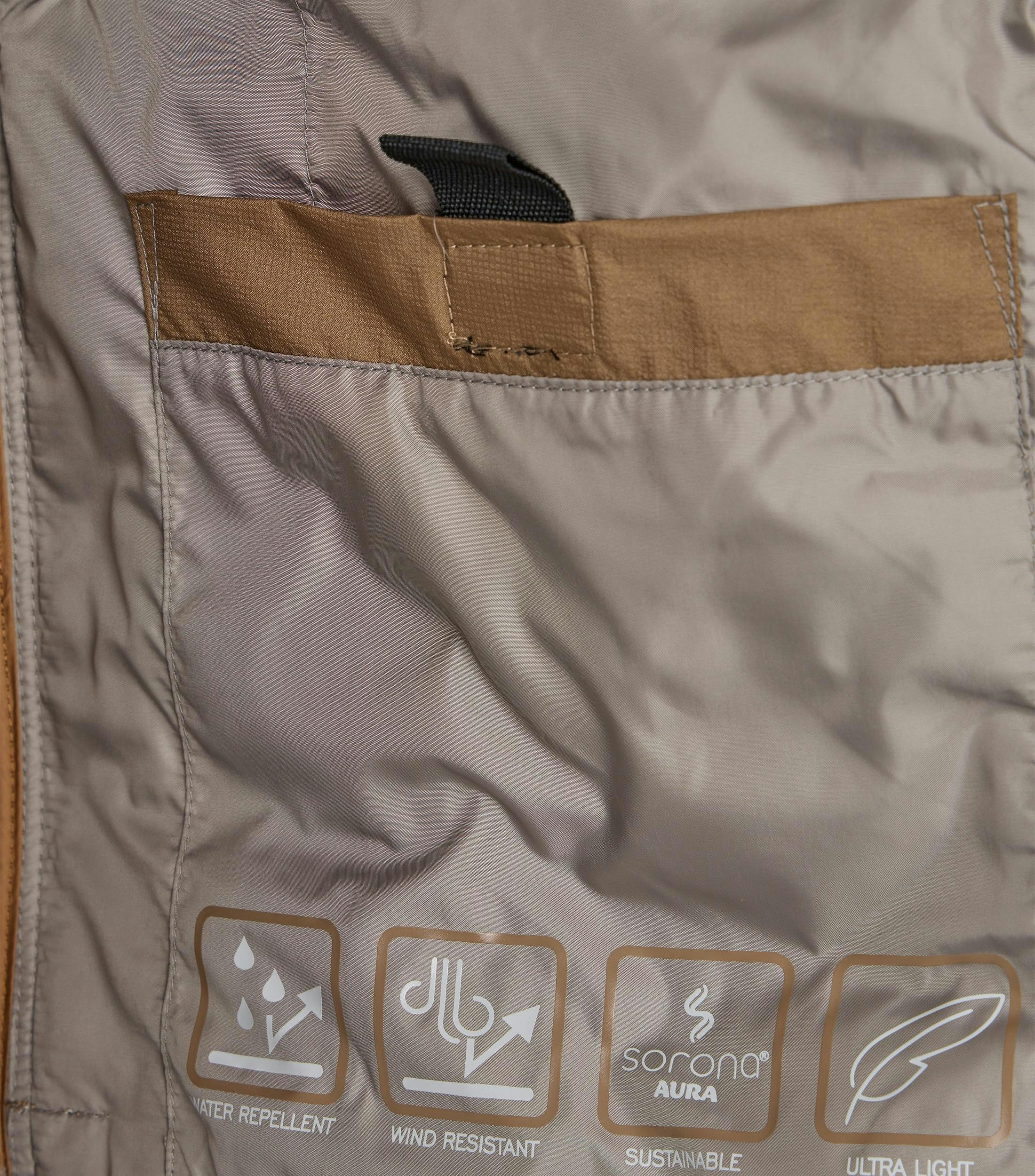 Eine Weste im uni Muster in der Farbe Braun