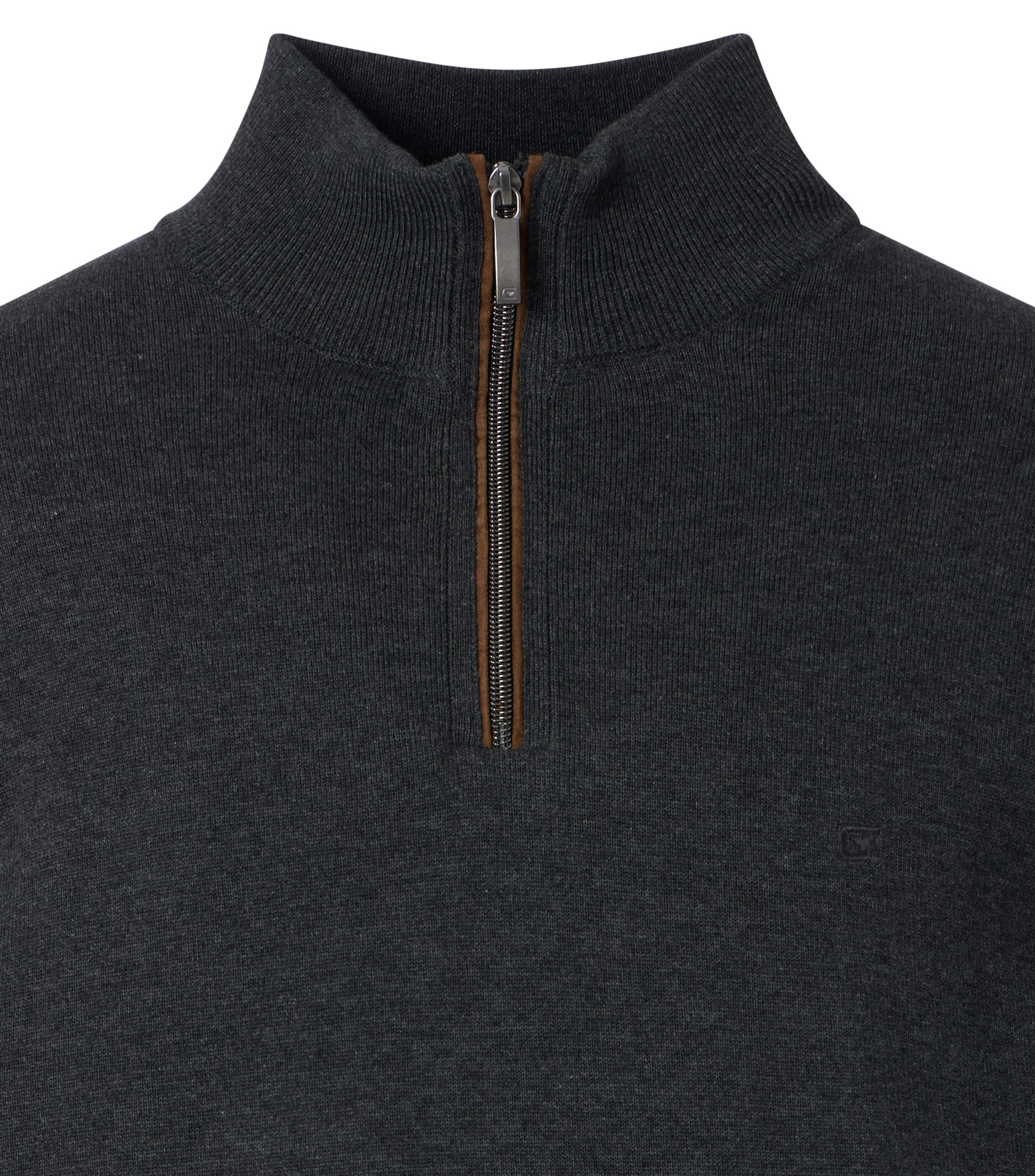 Ein Pullover im uni Muster in der Farbe Schwarz