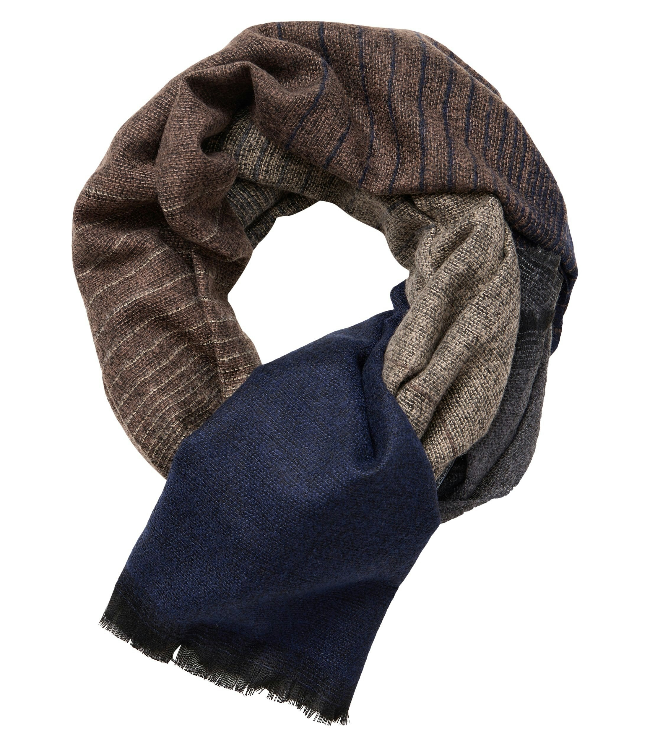 Ein Schal im uni Muster in der Farbe Braun