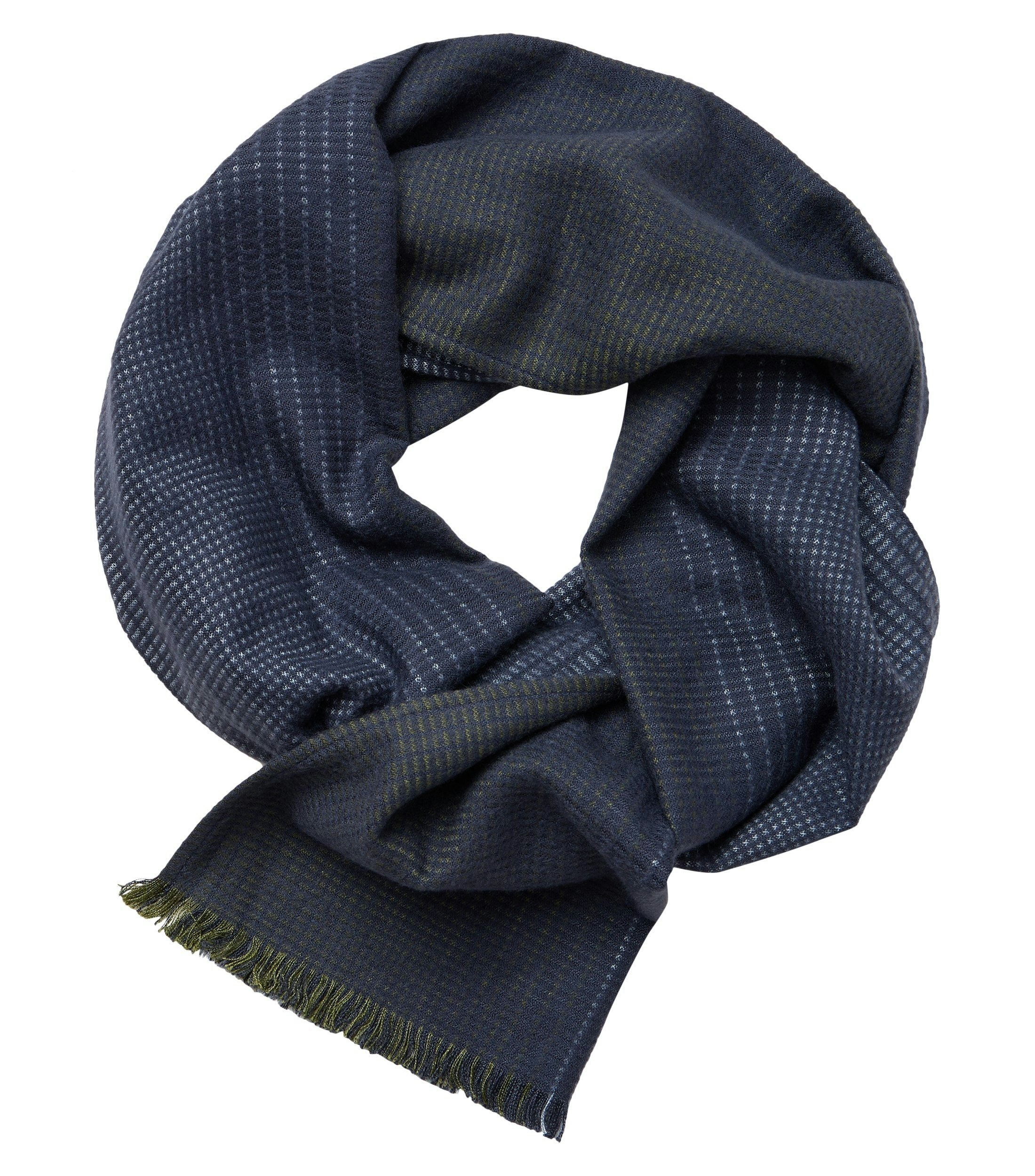 Ein Schal im uni Muster in der Farbe Blau