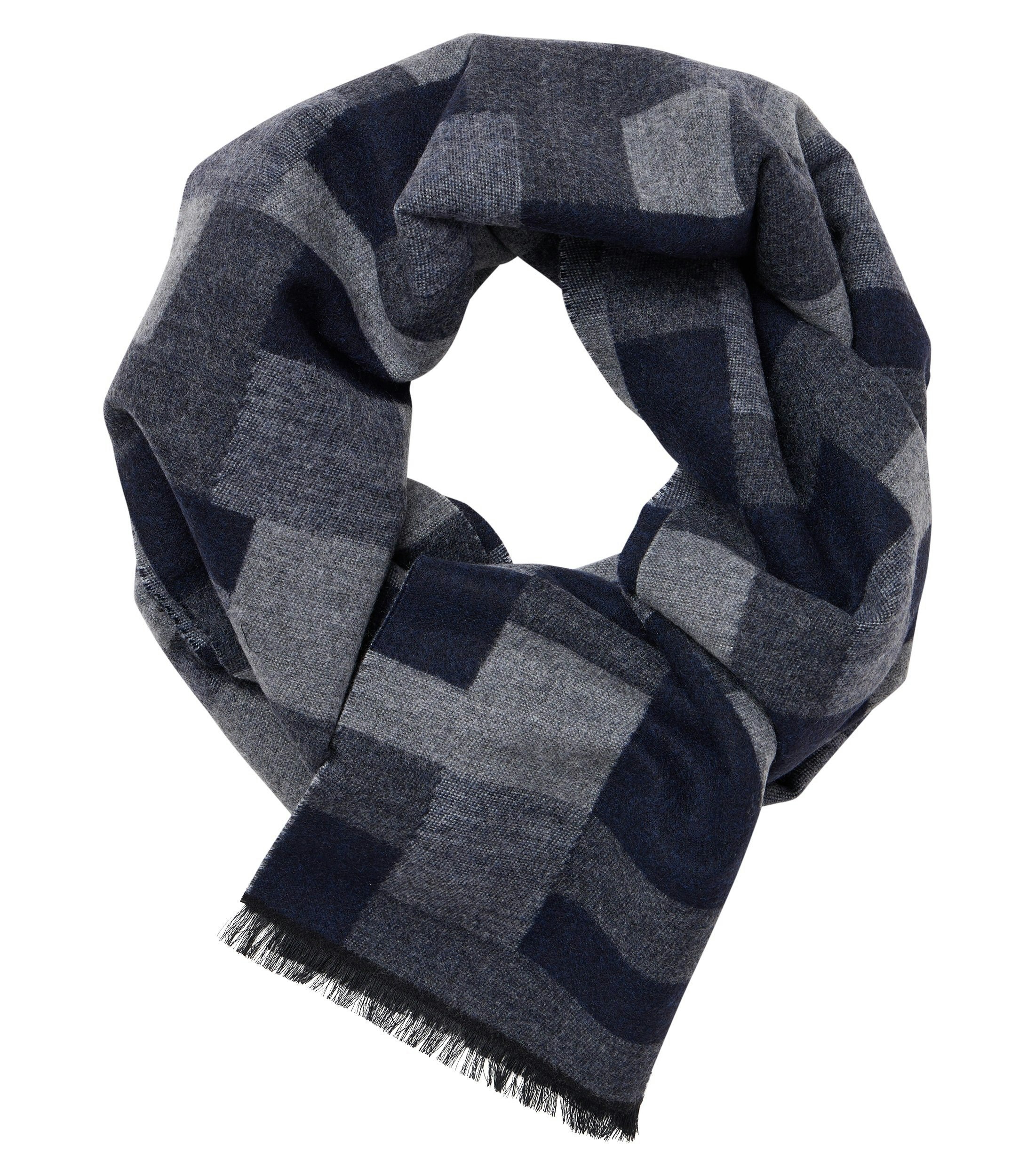 Ein Schal im uni Muster in der Farbe graues Mittelblau