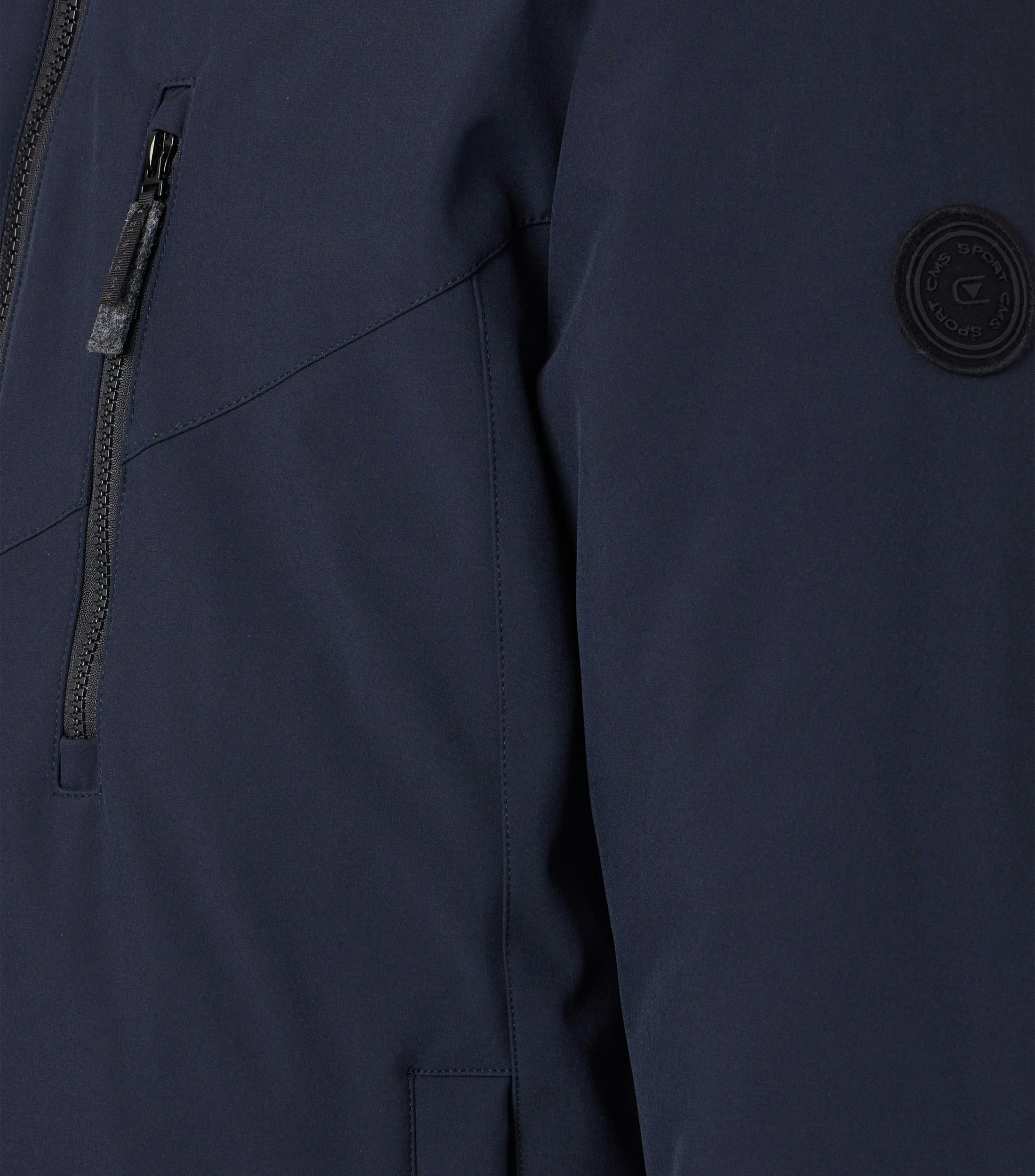 Eine Jacke im uni Muster in der Farbe Blau