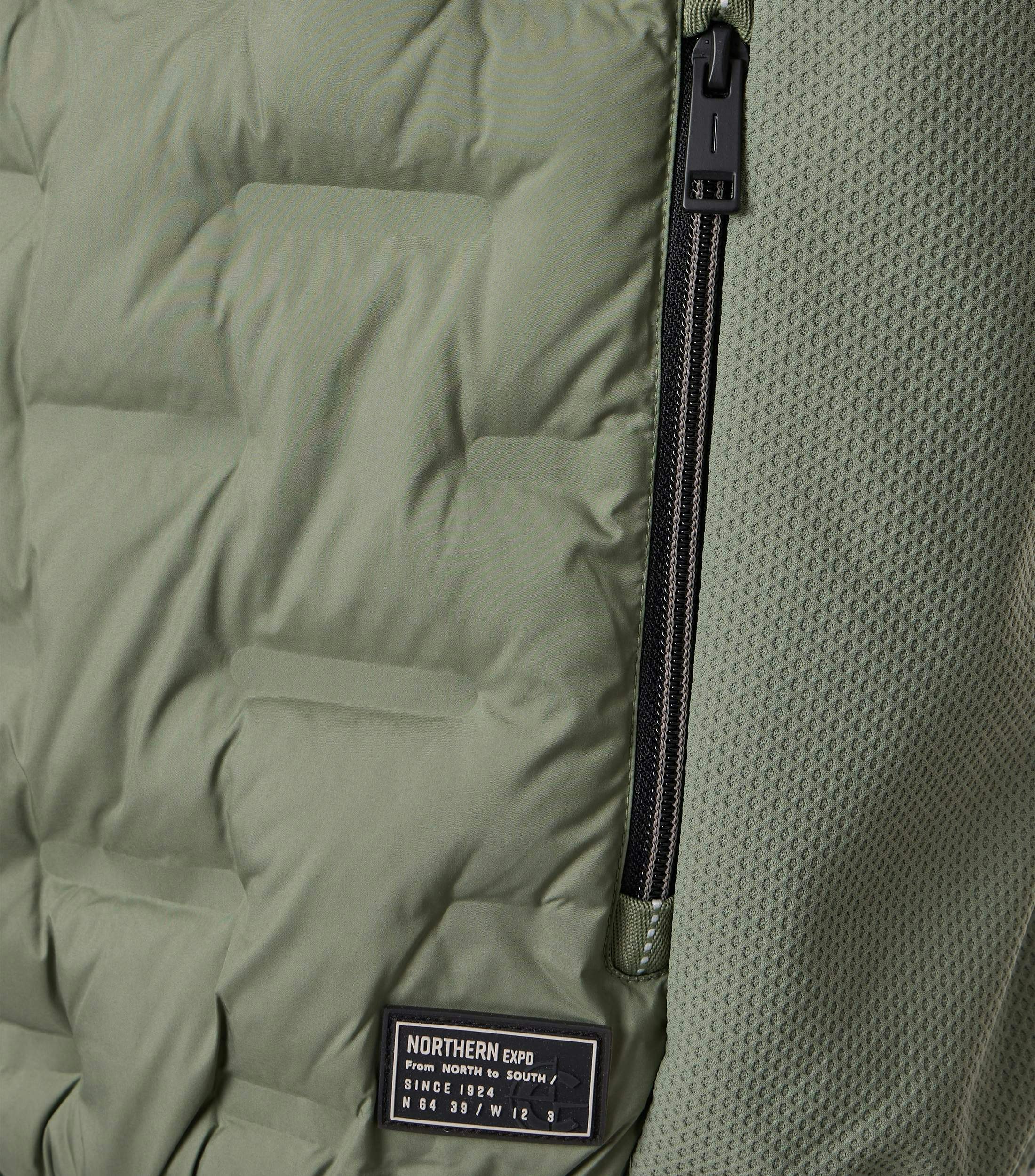 Eine Weste im uni Muster in der Farbe Mint