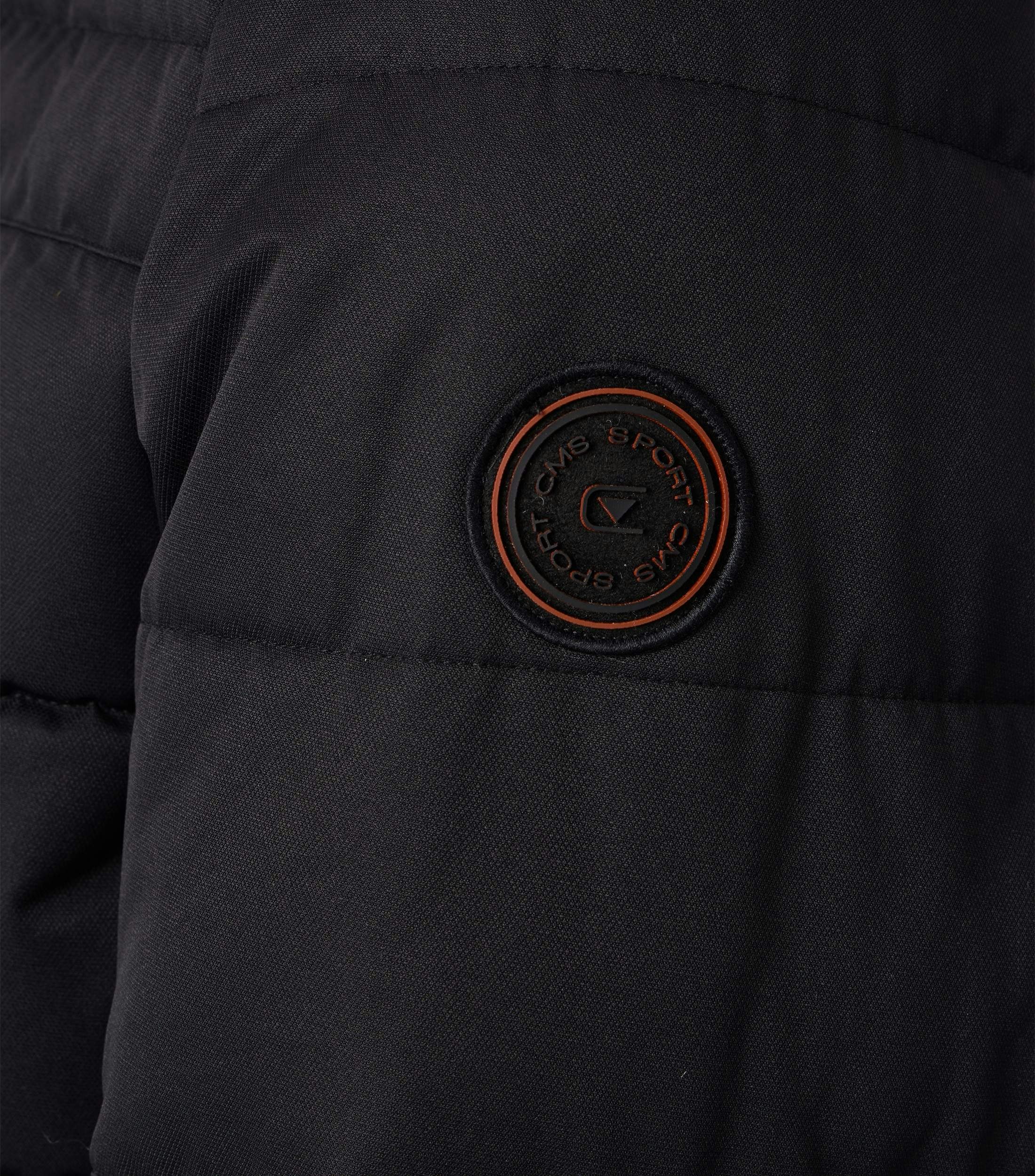 Eine Jacke im uni Muster in der Farbe Schwarz