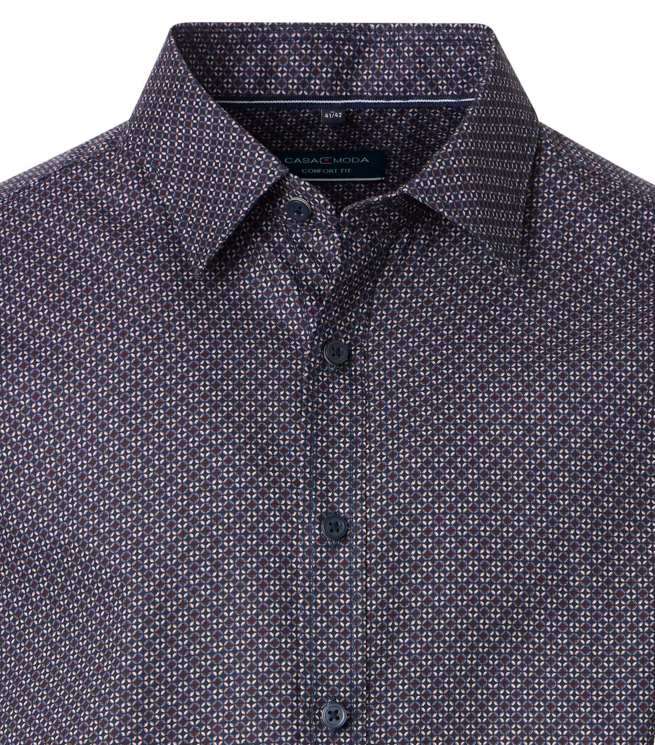 Ein Freizeithemd im Print Muster in der Farbe Dunkelblau