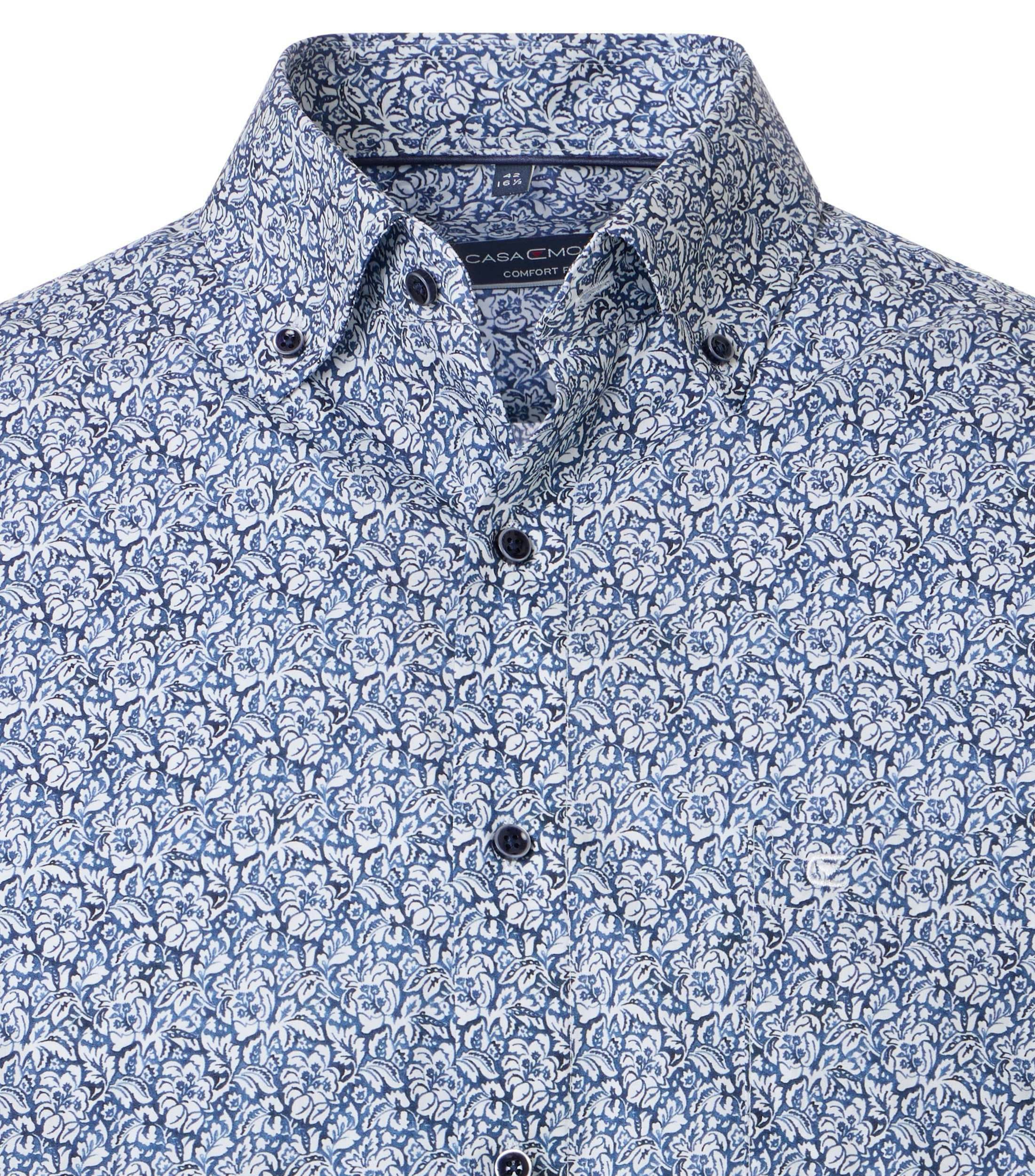 Ein Businesshemd im Print Muster in der Farbe Blau