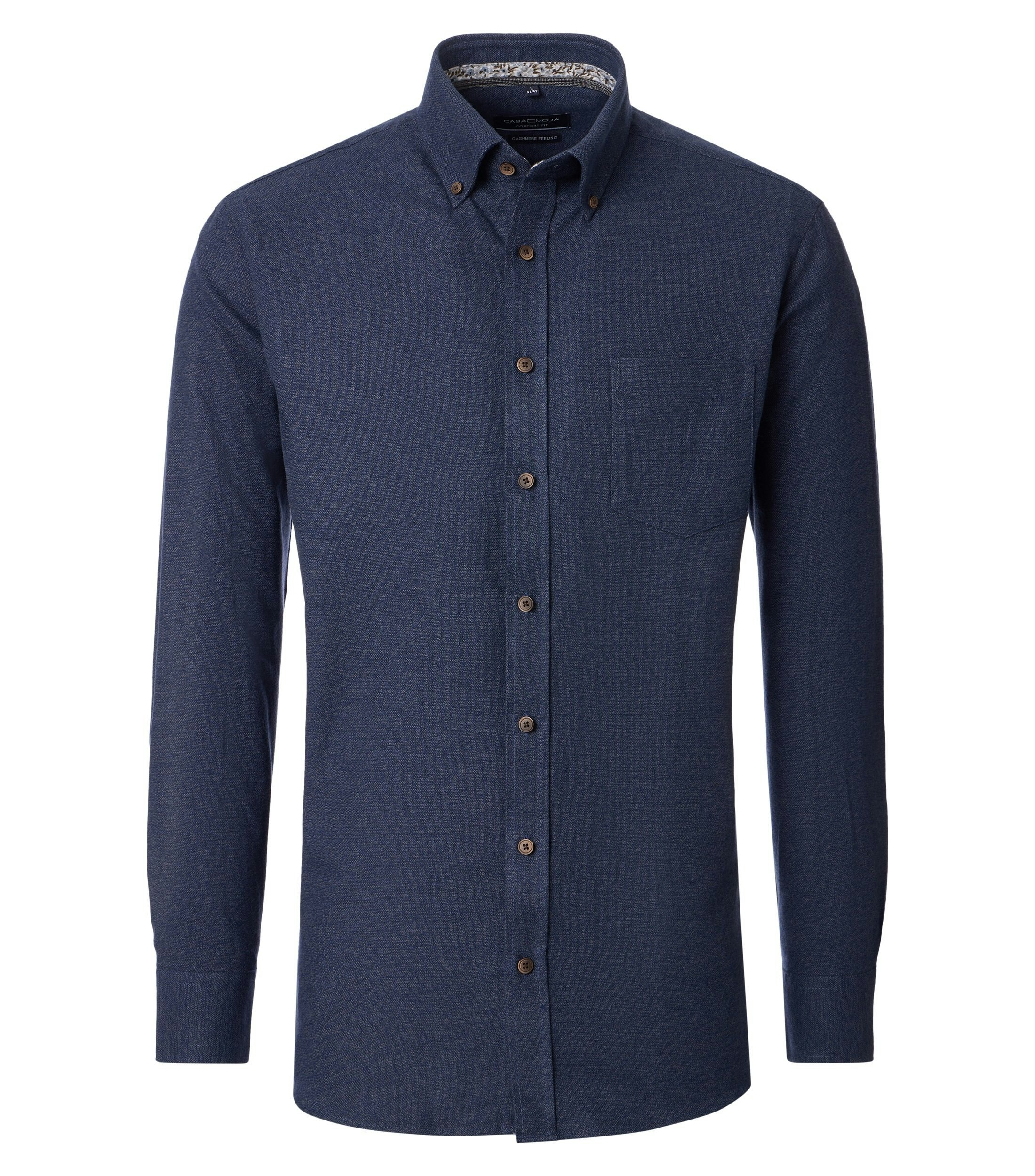 Ein Freizeithemd im uni Muster in der Farbe Blau