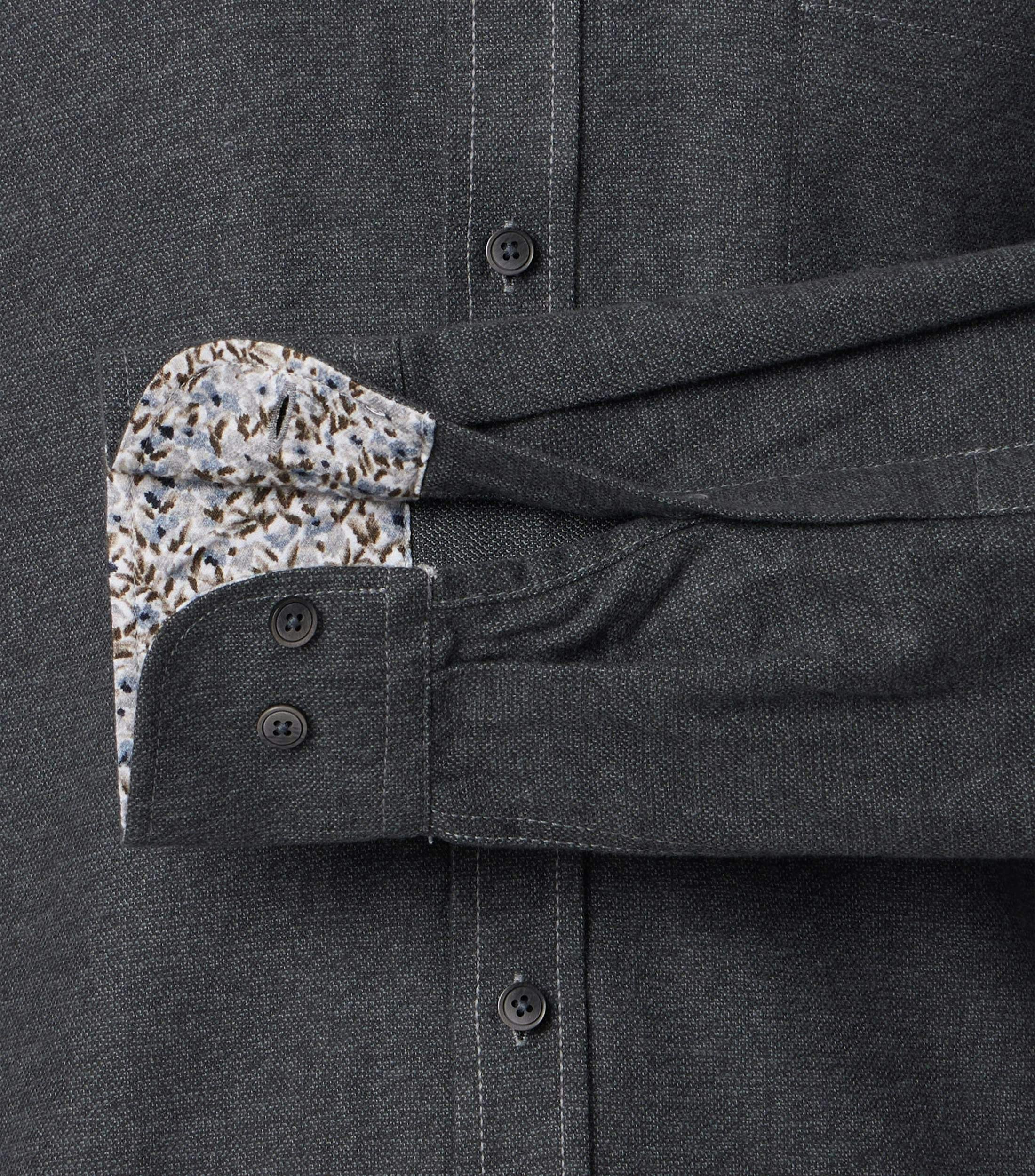 Ein Freizeithemd im uni Muster in der Farbe Dunkelgrau