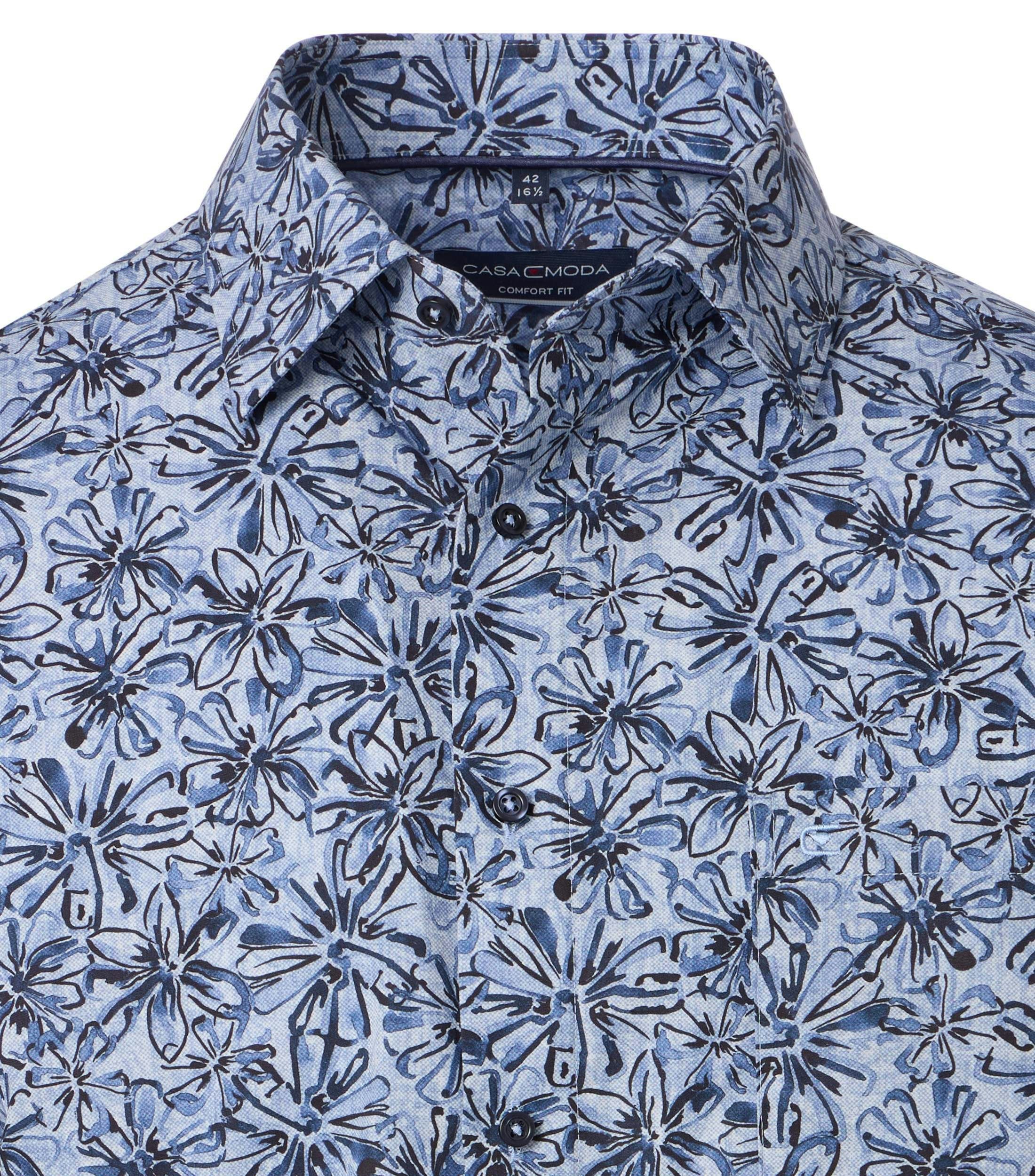 Ein Businesshemd im Print Muster in der Farbe Blau