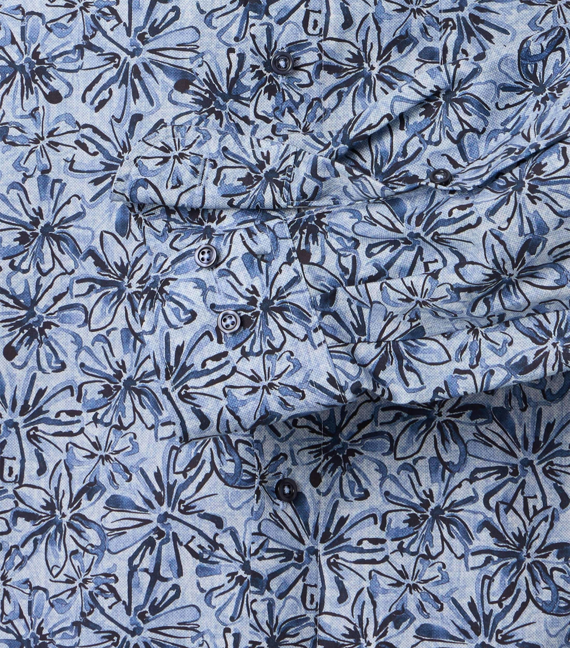 Ein Businesshemd im Print Muster in der Farbe Blau