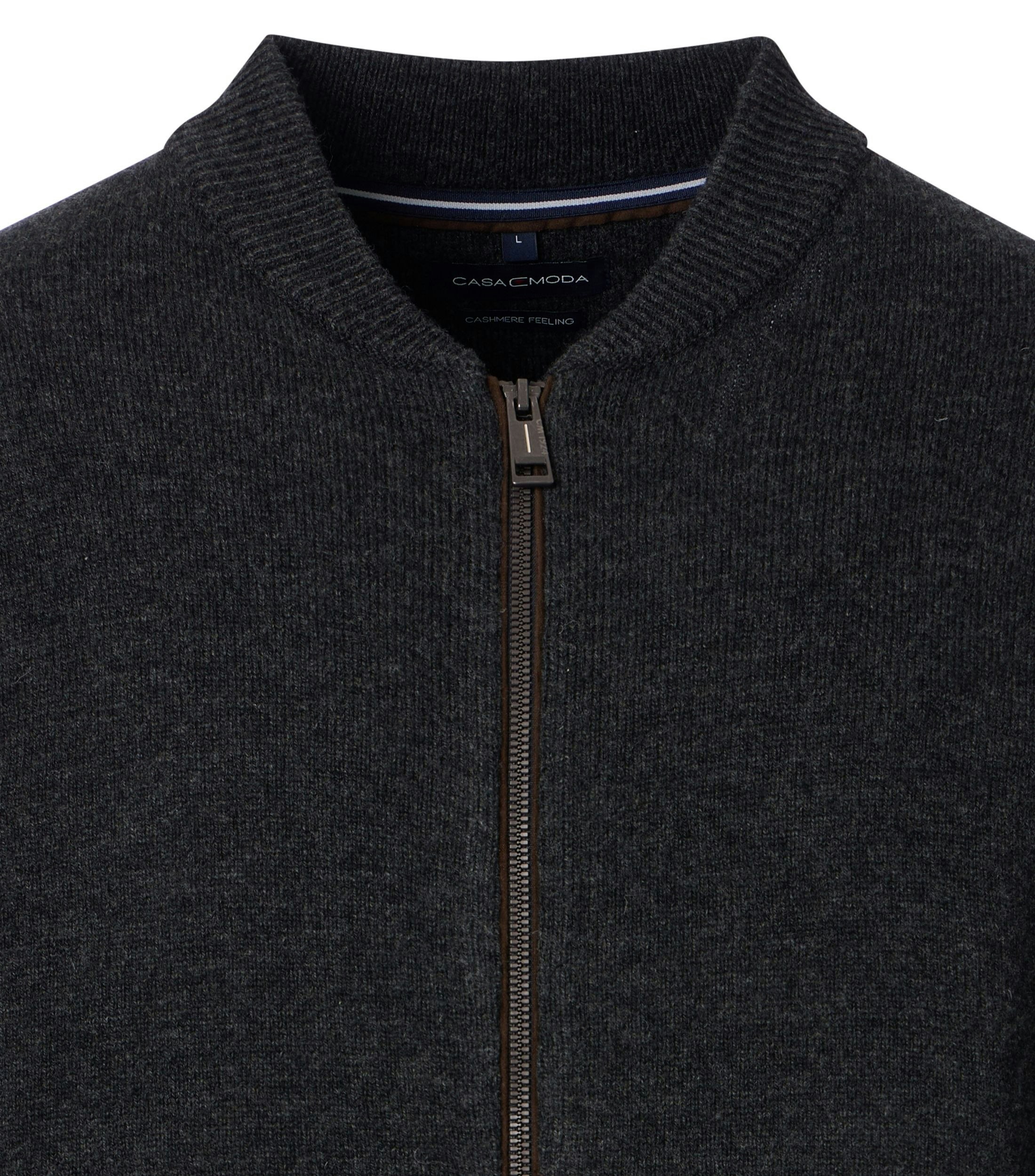 Eine Strickjacken im uni Muster in der Farbe Grauschwarz