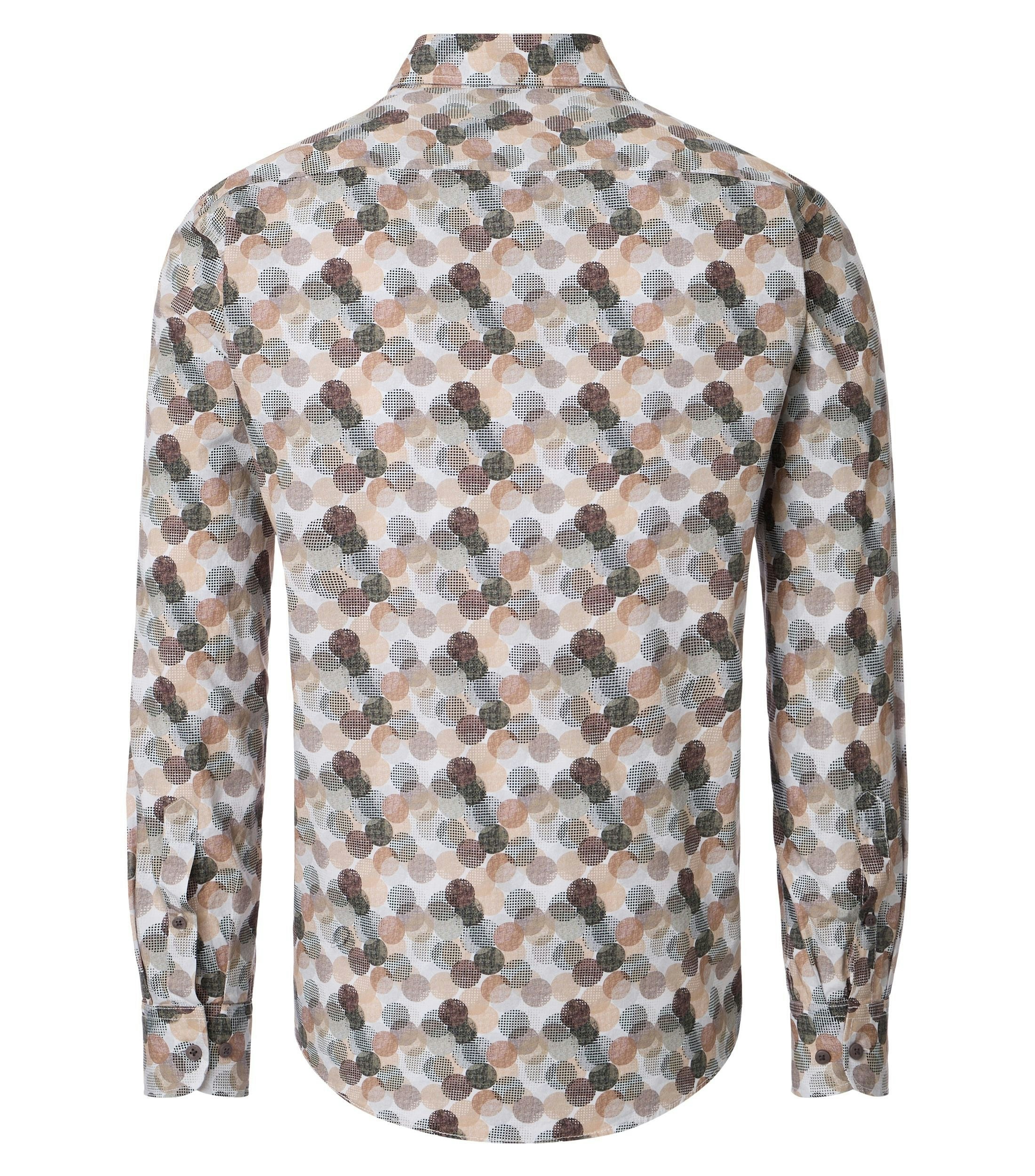 Ein Freizeithemd im Print Muster in der Farbe Braun