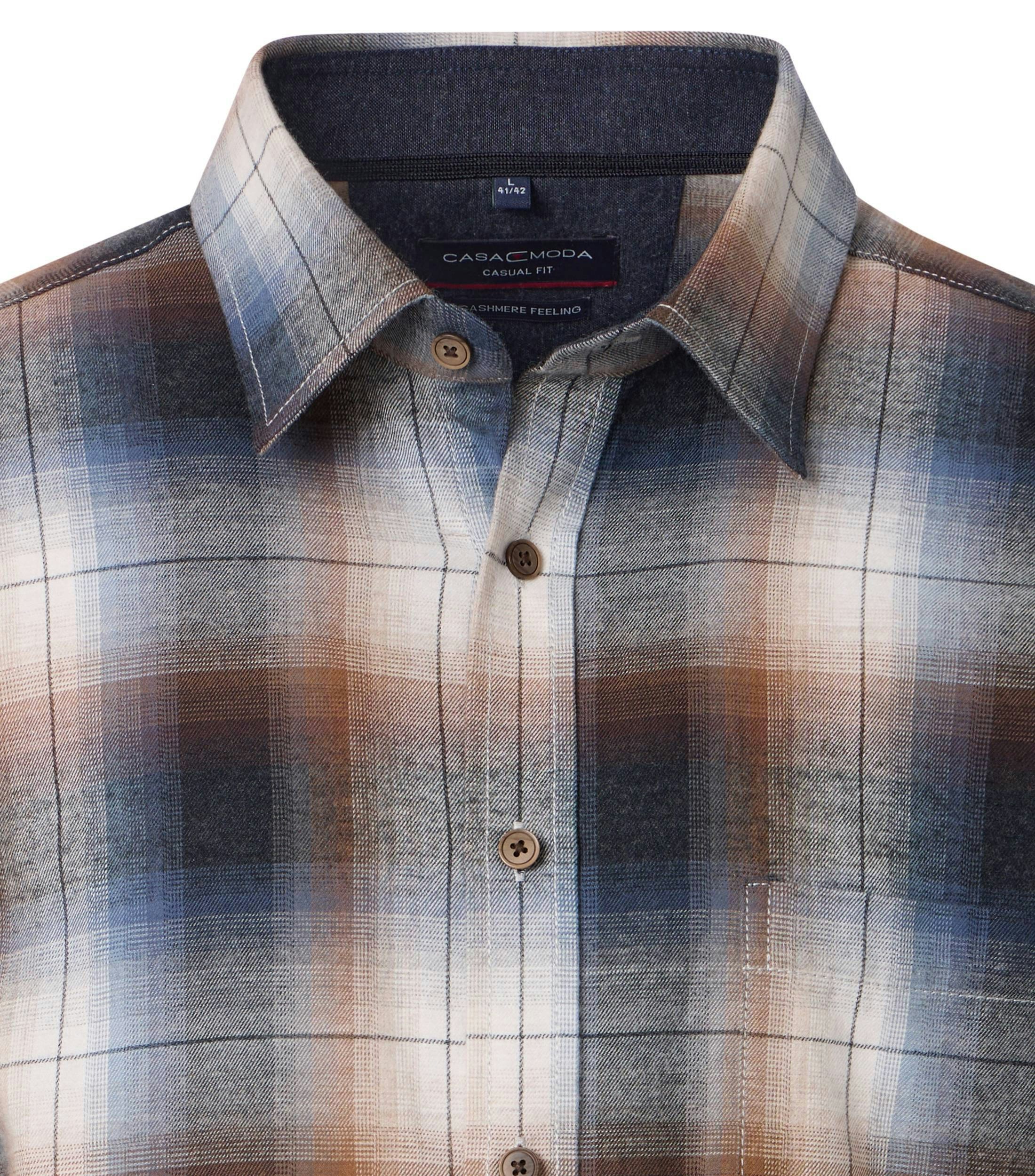 Ein Freizeithemd im kariert Muster in der Farbe Dunkelorange