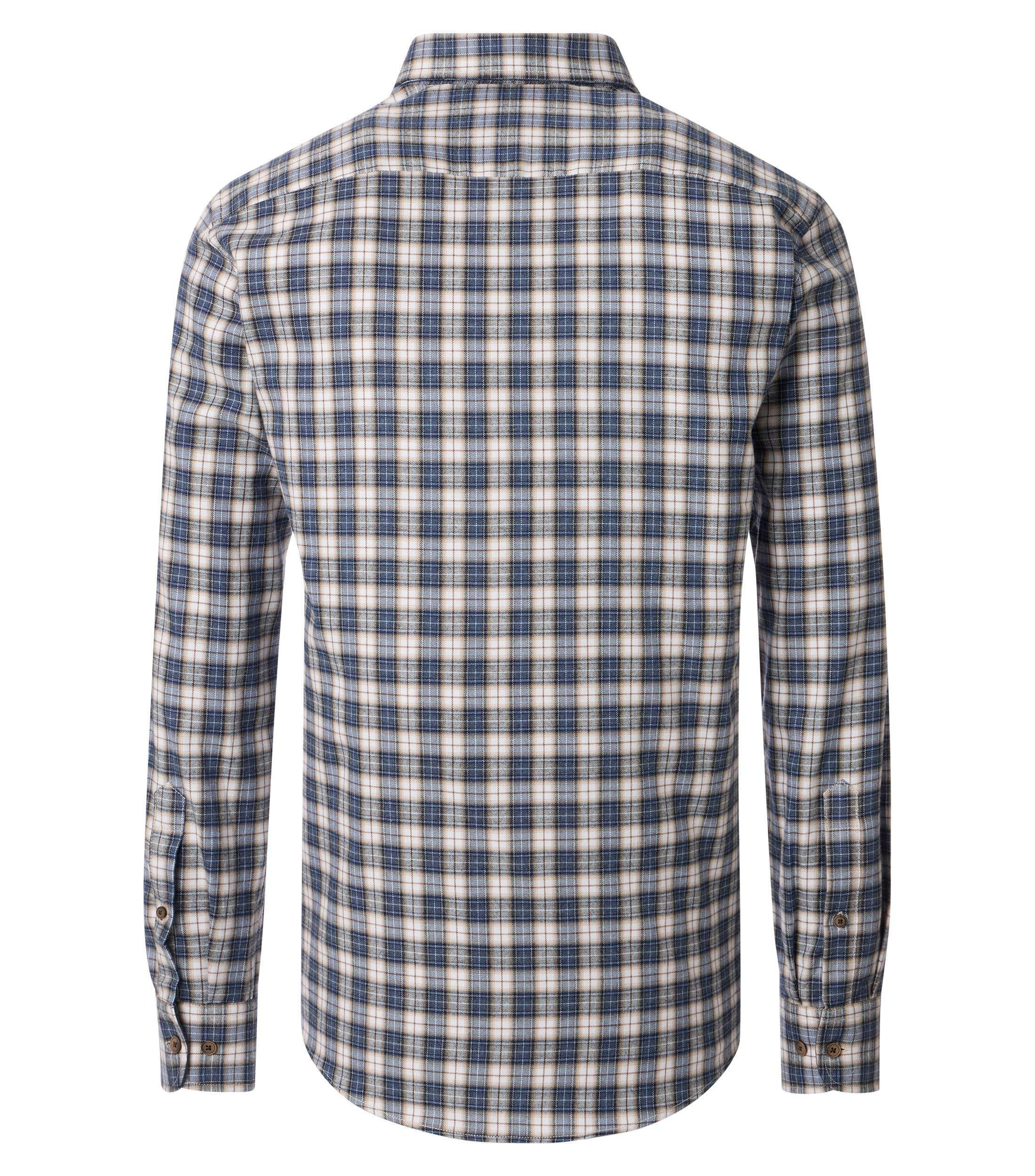 Ein Freizeithemd im kariert Muster in der Farbe Blau