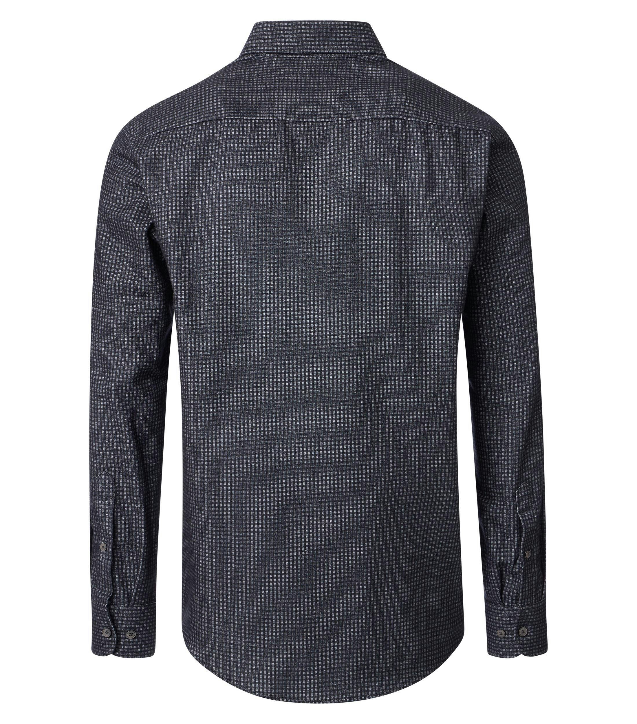 Ein Freizeithemd im kariert Muster in der Farbe Grauschwarz