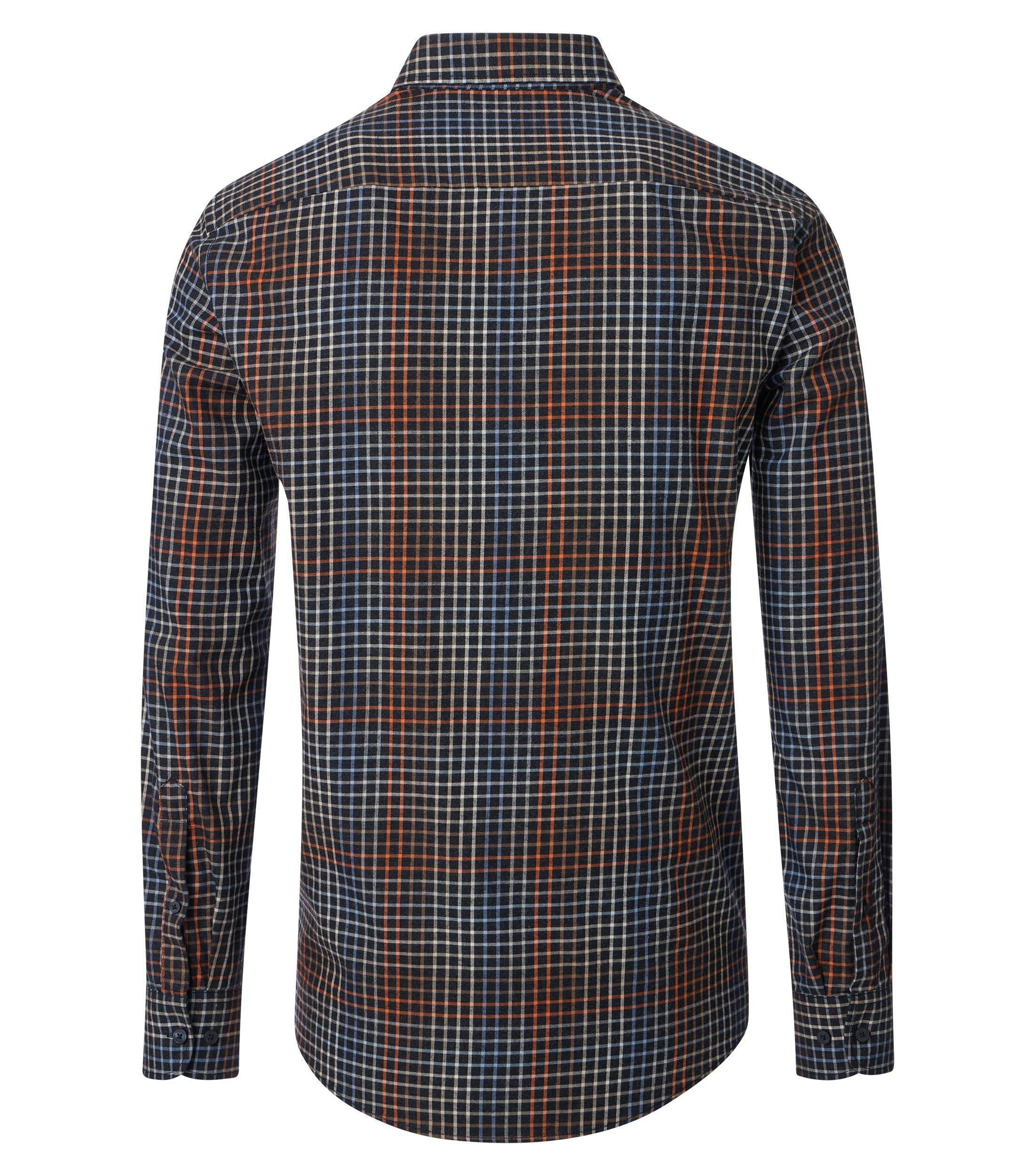 Ein Freizeithemd im kariert Muster in der Farbe Dunkelorange