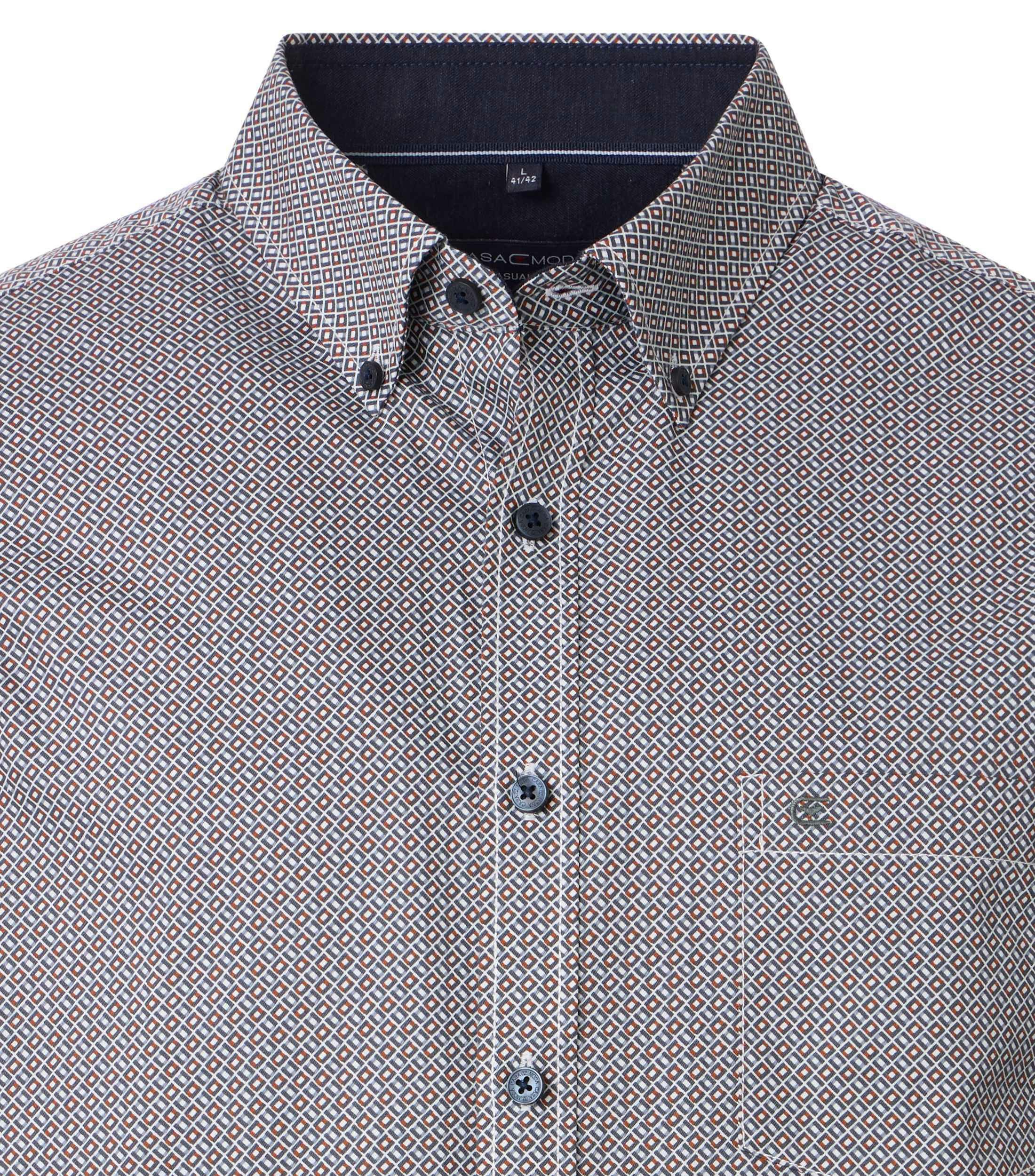 Ein Freizeithemd im Print Muster in der Farbe Grau