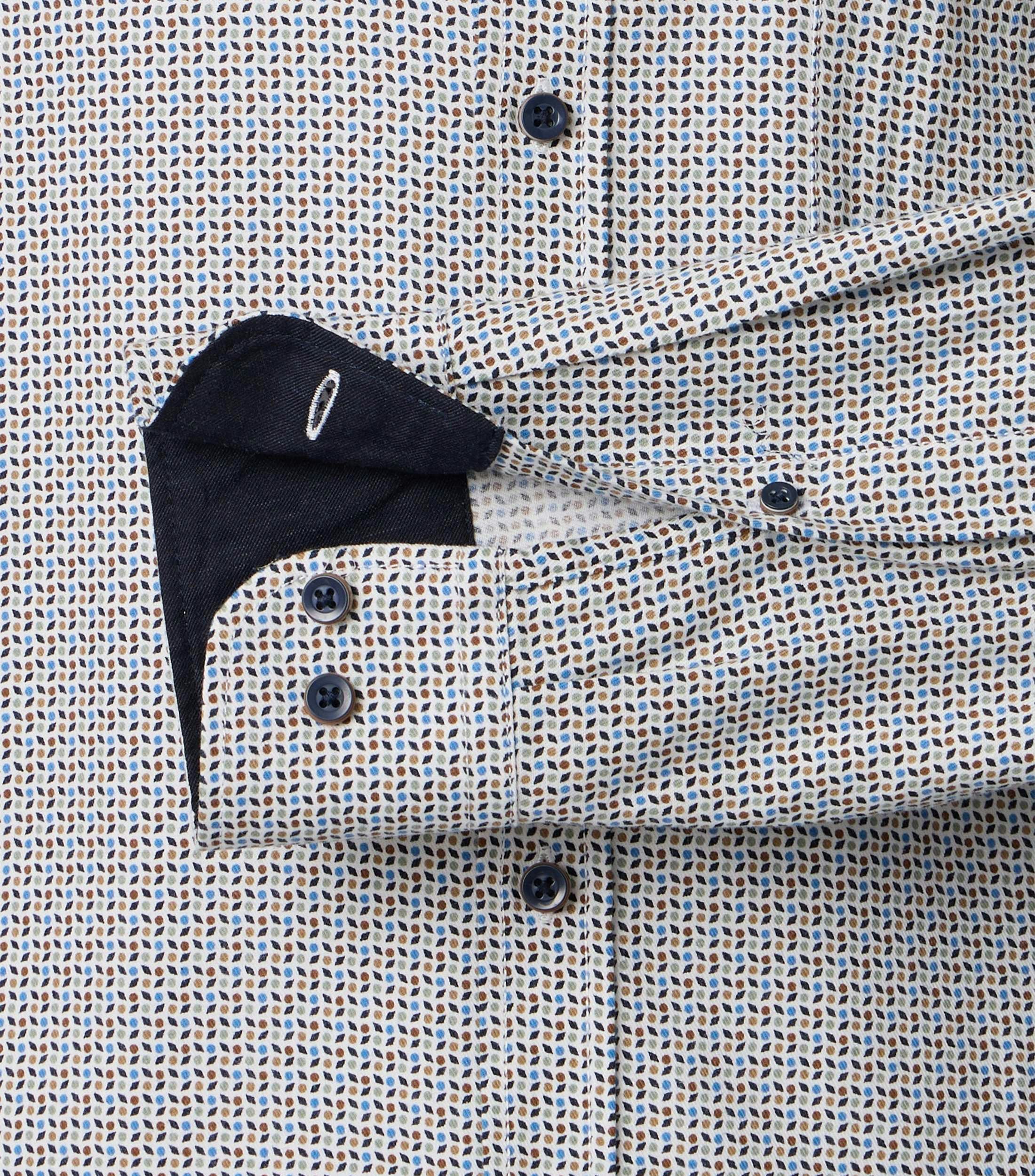 Ein Freizeithemd im Print Muster in der Farbe HellgrÃ¼n