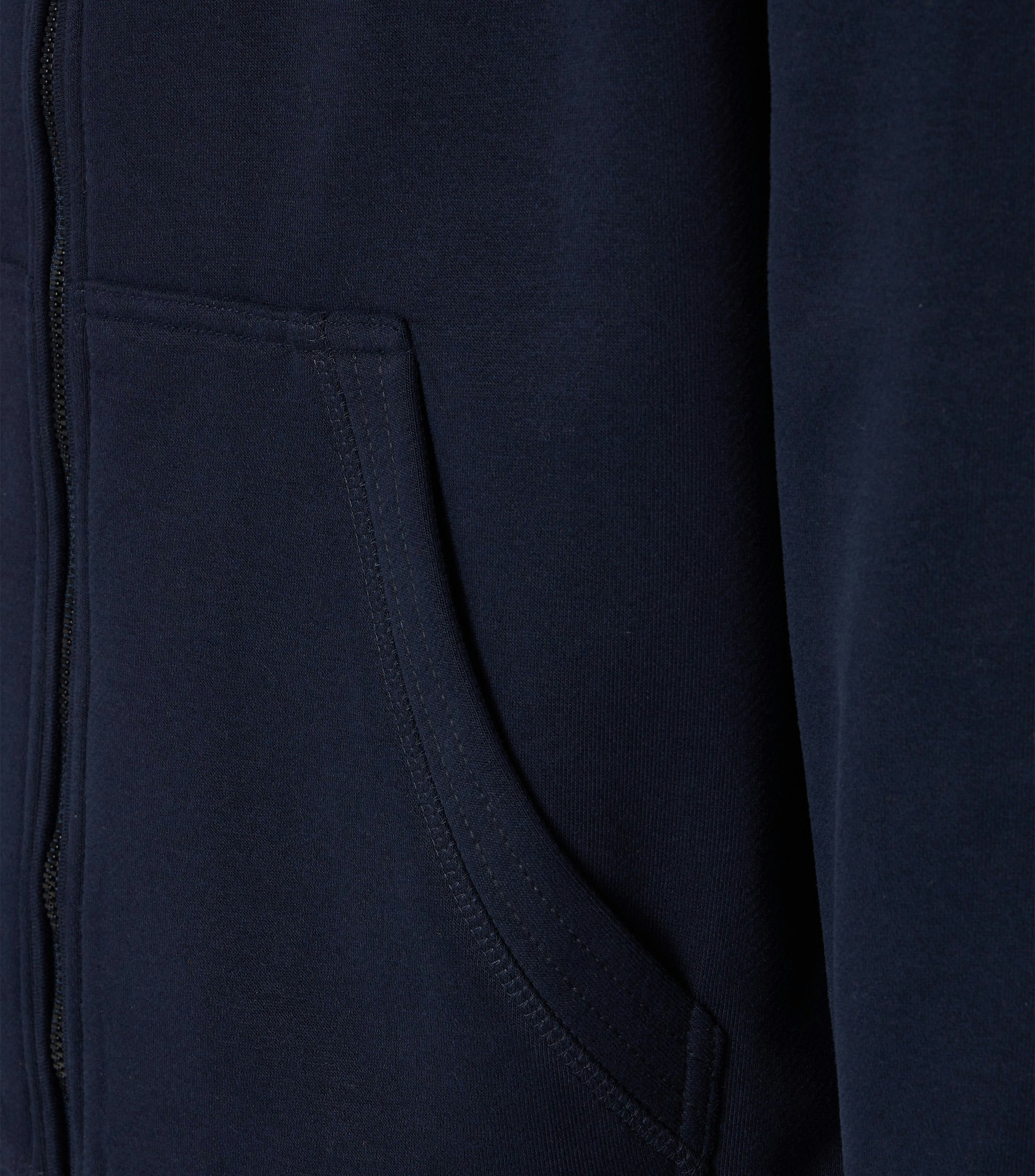 Ein Troyer im uni Muster in der Farbe Dunkelblau