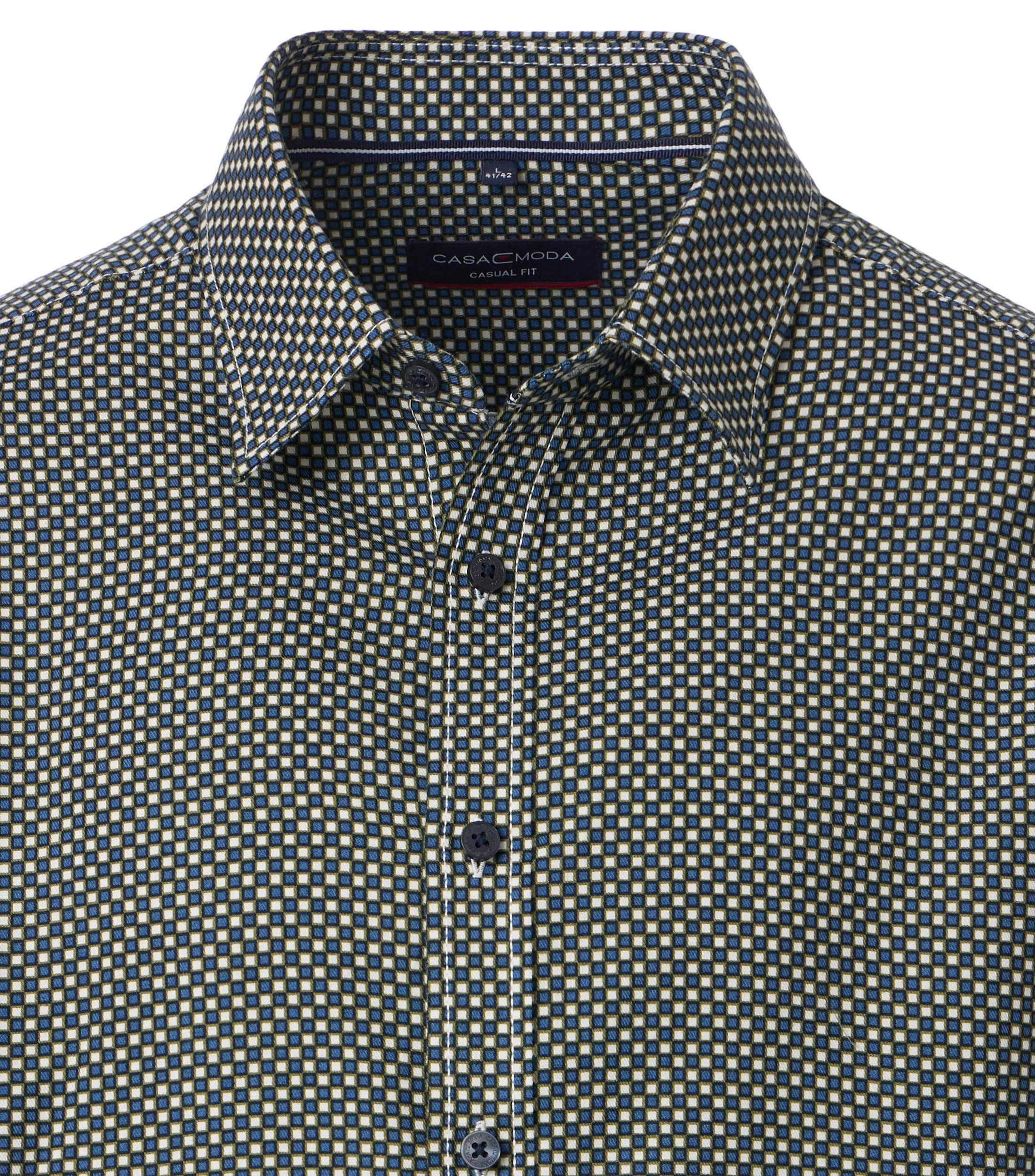 Ein Freizeithemd im Print Muster in der Farbe Dunkelblau