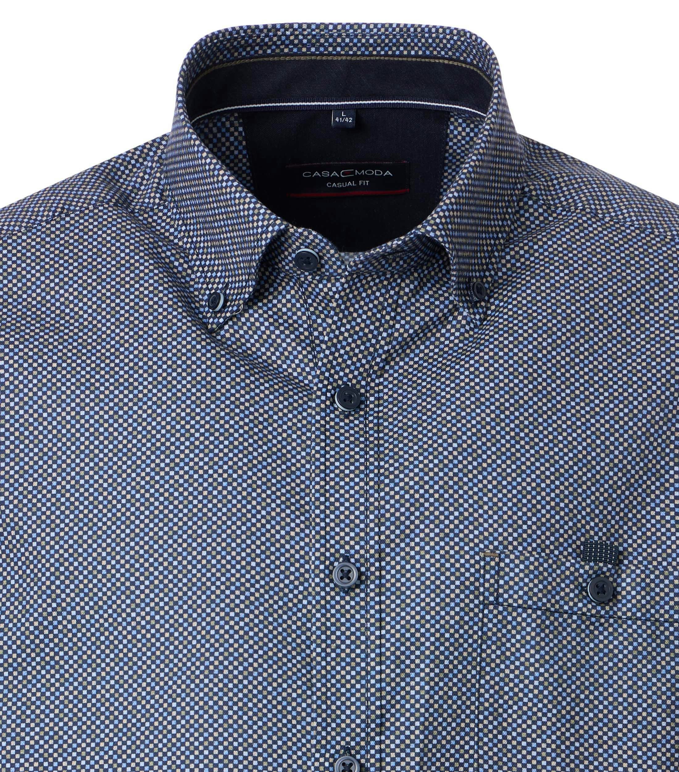 Ein Freizeithemd im Print Muster in der Farbe Blau