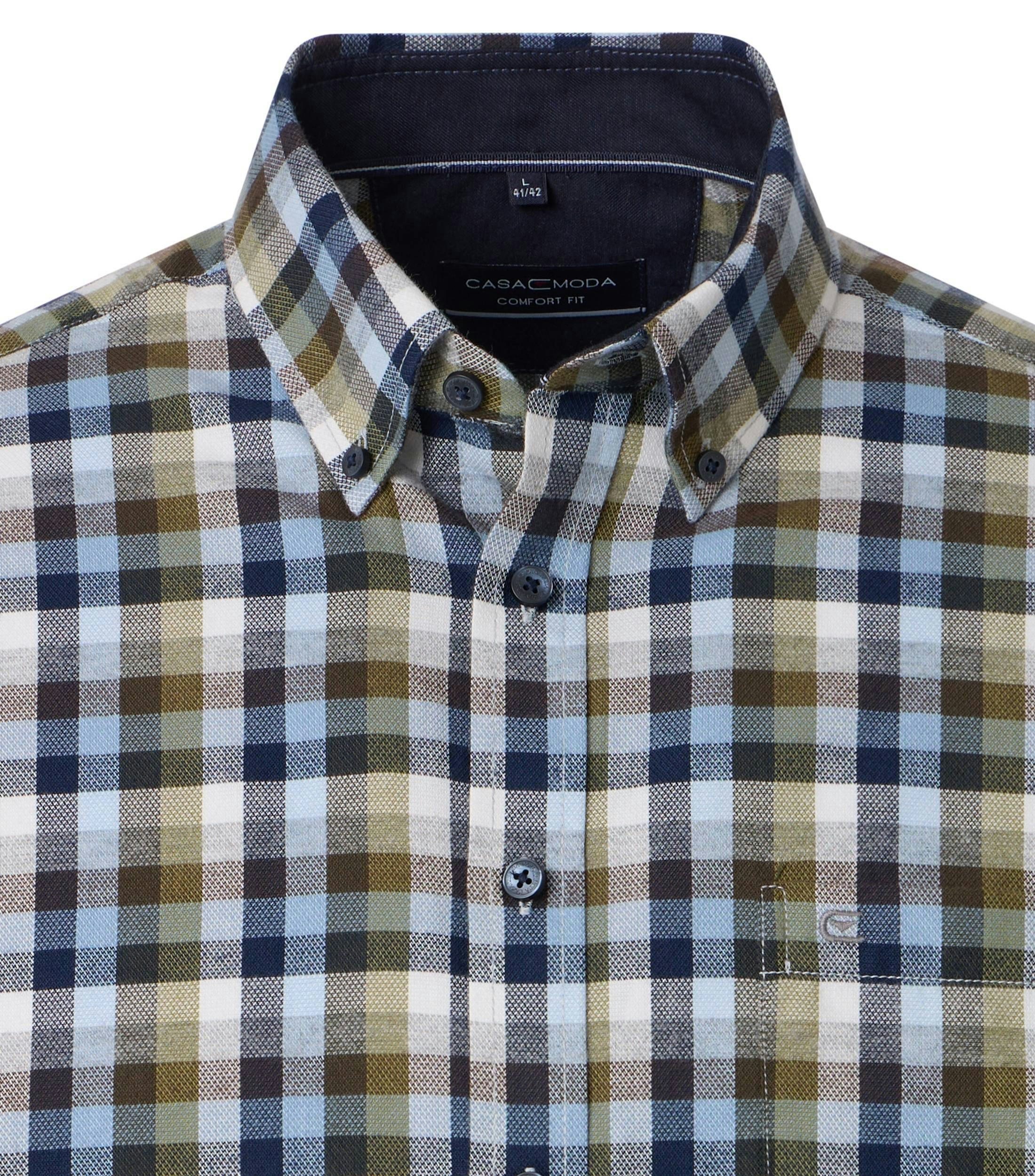 Ein Freizeithemd im kariert Muster in der Farbe GrÃ¼n