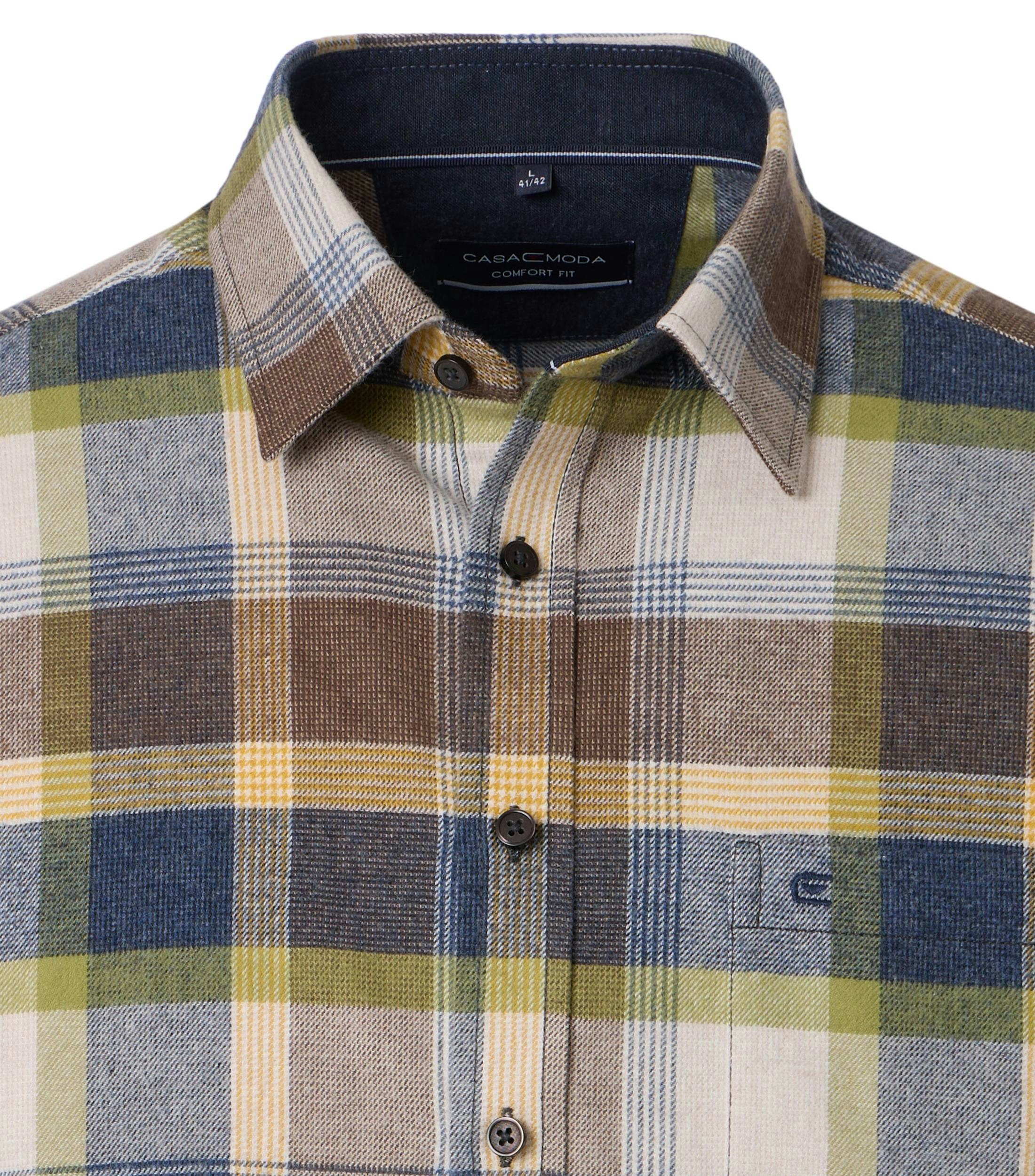 Ein Freizeithemd im kariert Muster in der Farbe Braun