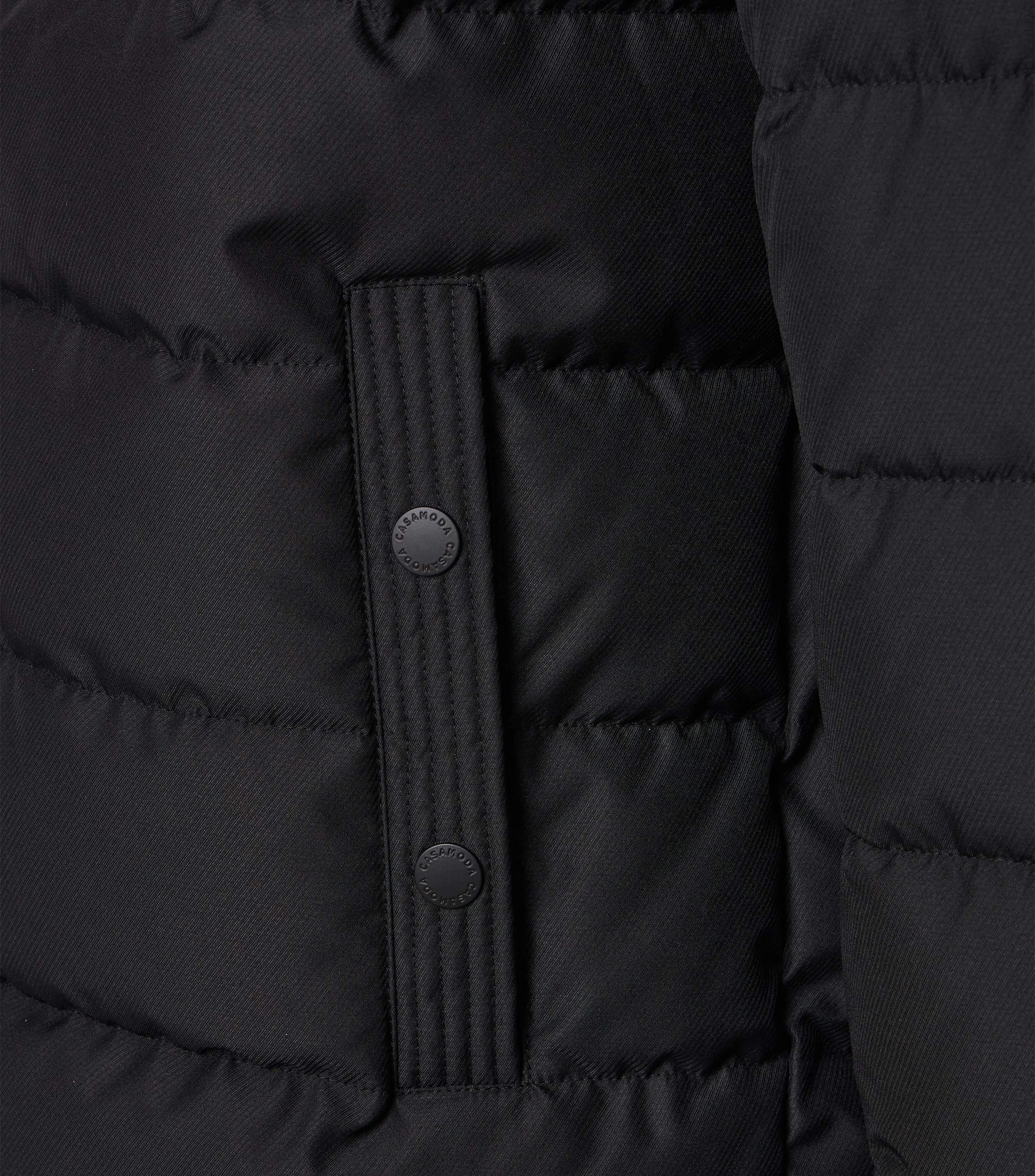 Jacke im unifarbenen Design in der Farbe Schwarz