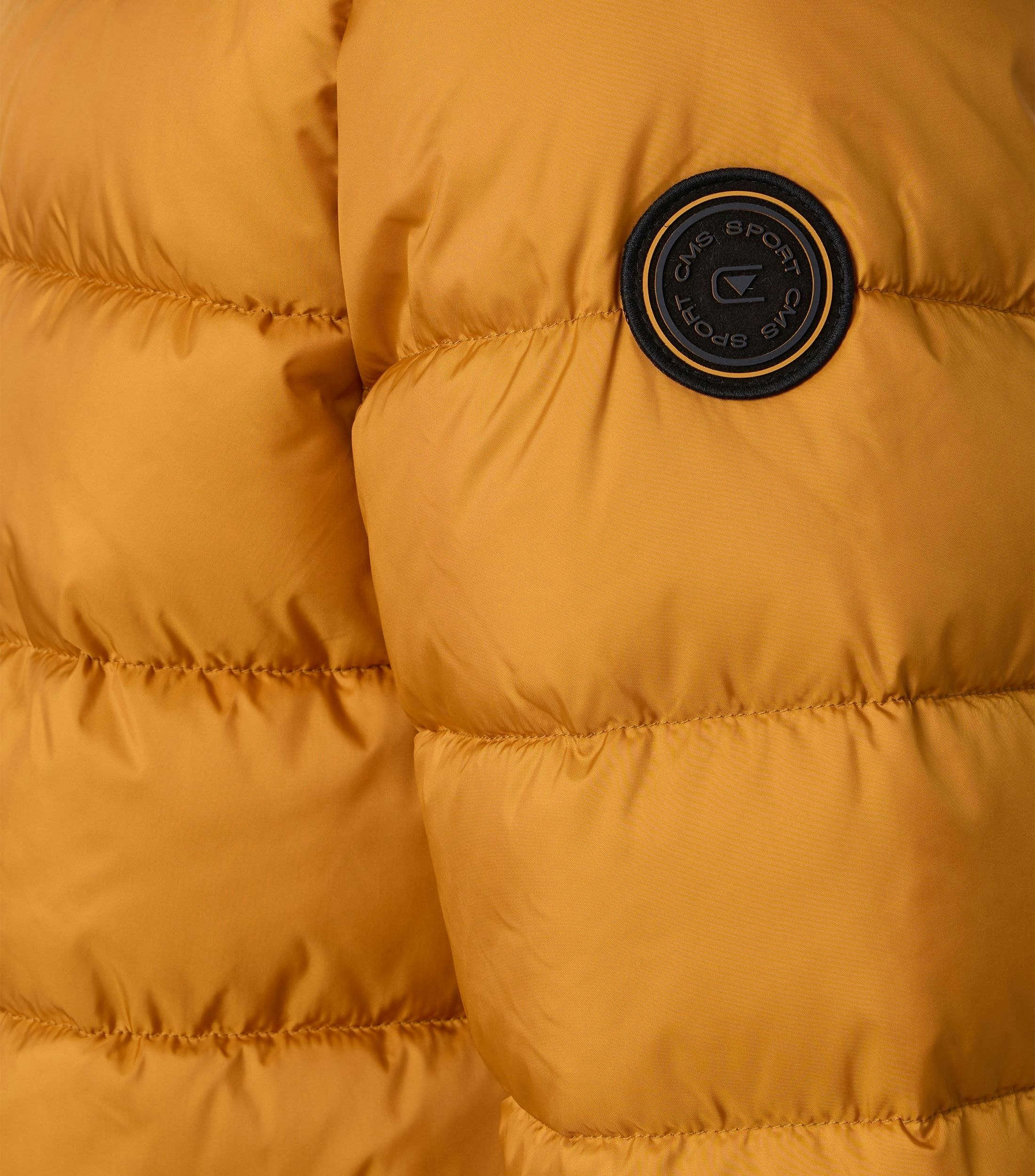 Eine Jacke im uni Muster in der Farbe Gelb