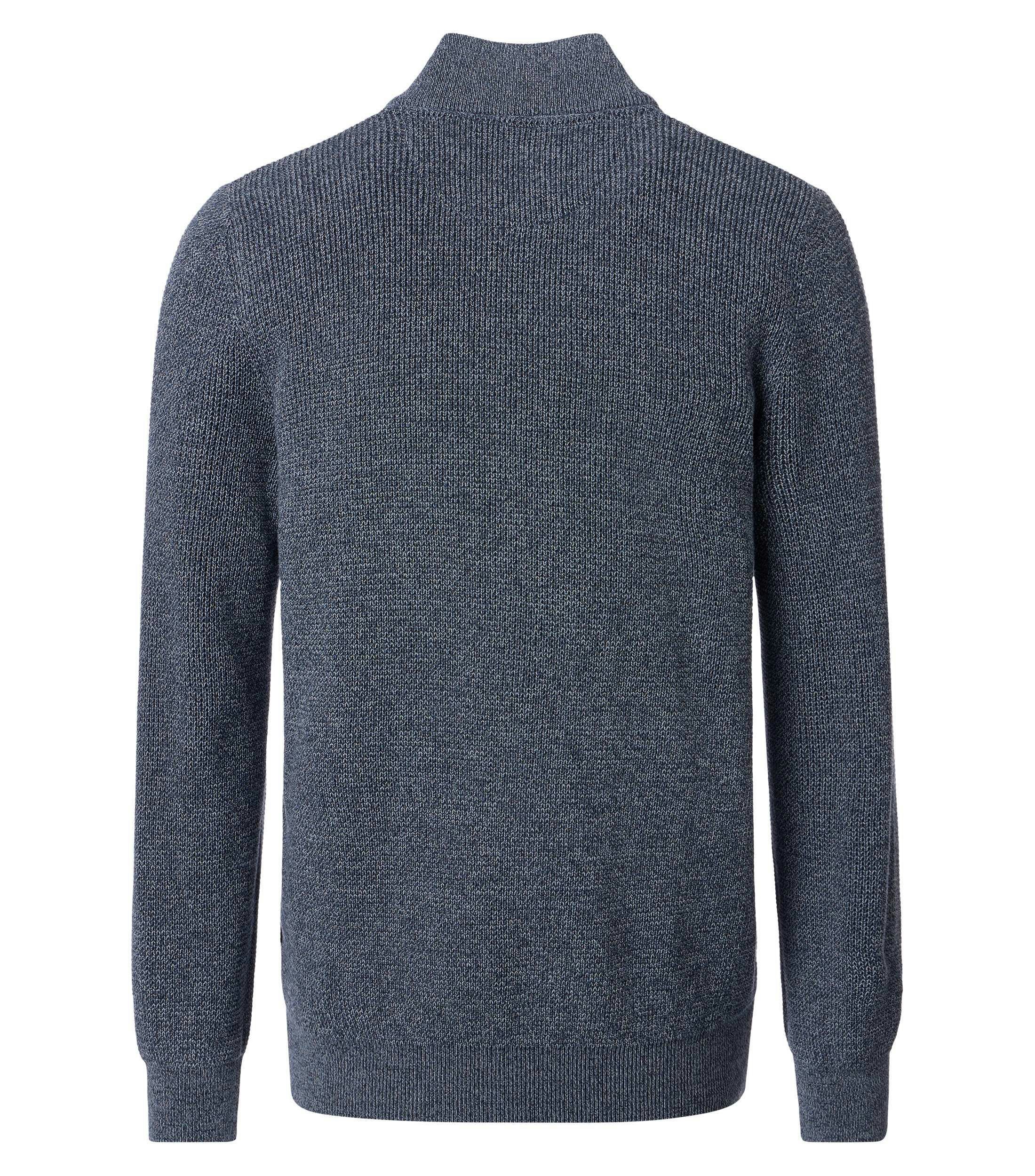 Eine Strickjacke im uni Muster in der Farbe graues Mittelblau