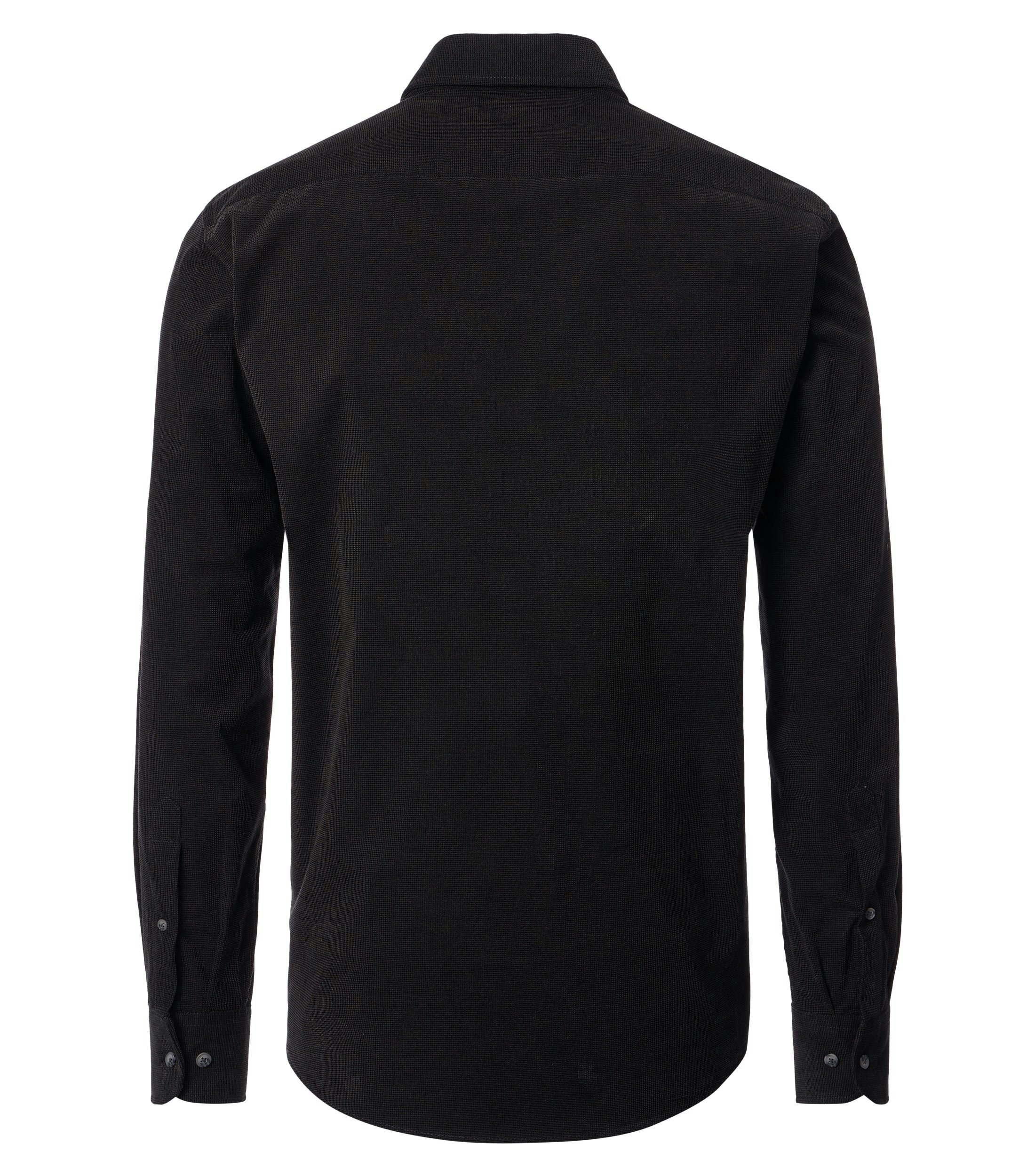 Ein Freizeithemd im uni Muster in der Farbe Schwarz