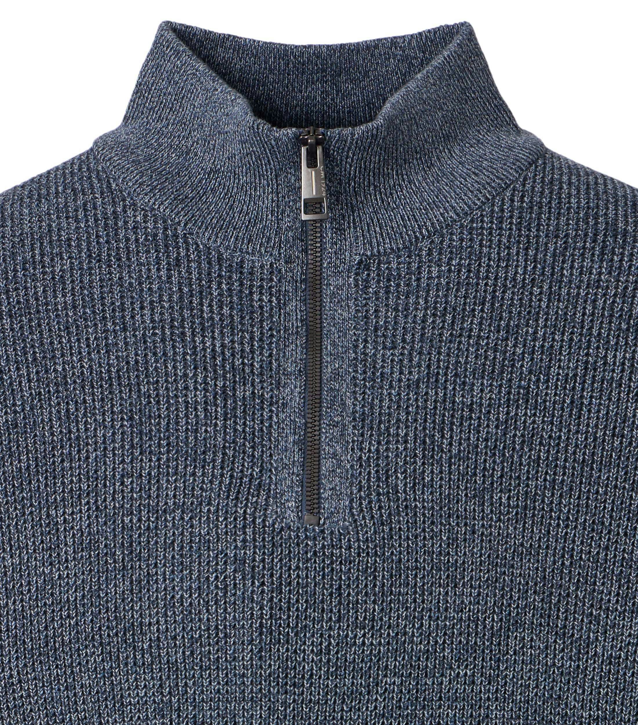 Ein Pullover im uni Muster in der Farbe Blau